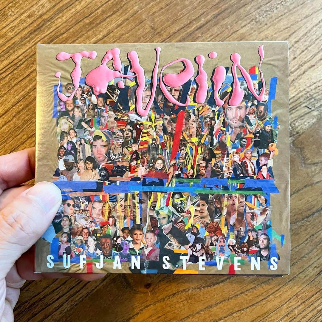 山田稔明さんのインスタグラム写真 - (山田稔明Instagram)「スフィアン・スティーヴンス新譜。個人的には『Illinois』を継ぐサウンドのように感じて、近作とは肌触りが少し違う。とても良くてずっと聴いてる。 #朝一番に聴くレコード #買ったレコード2023」10月10日 8時08分 - toshiakiyamada