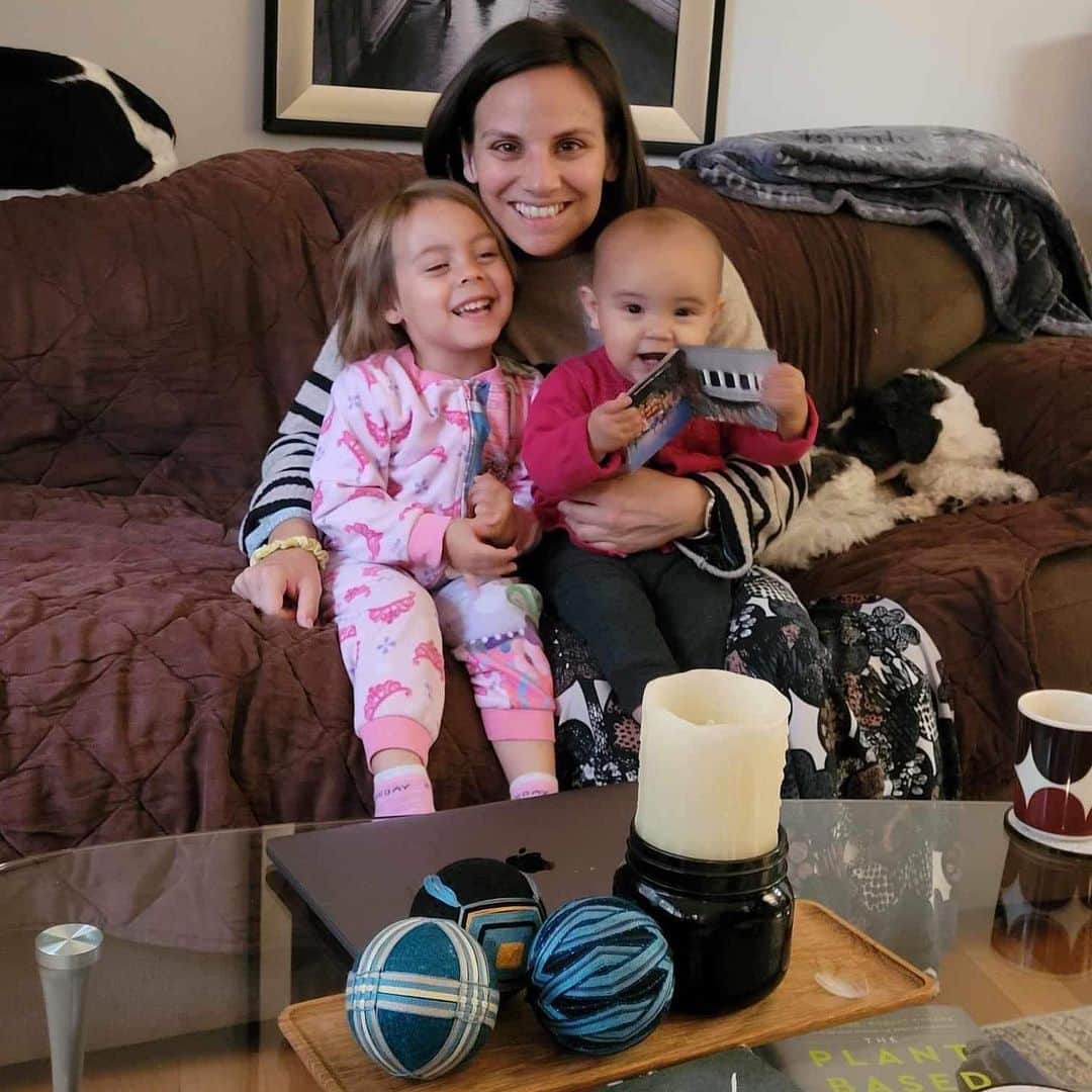 メーガン・デュアメルさんのインスタグラム写真 - (メーガン・デュアメルInstagram)「My girls ❤️🥰  Not much of a thanksgiving round up. Miya is on a lunch/dinner strike and I did a 5 hour road trip myself with 2 dogs and 2 kids and it is not recommended 🤷‍♀️  The kids had fun otherwise!  #family #sauna」10月10日 8時34分 - meaganduhamel