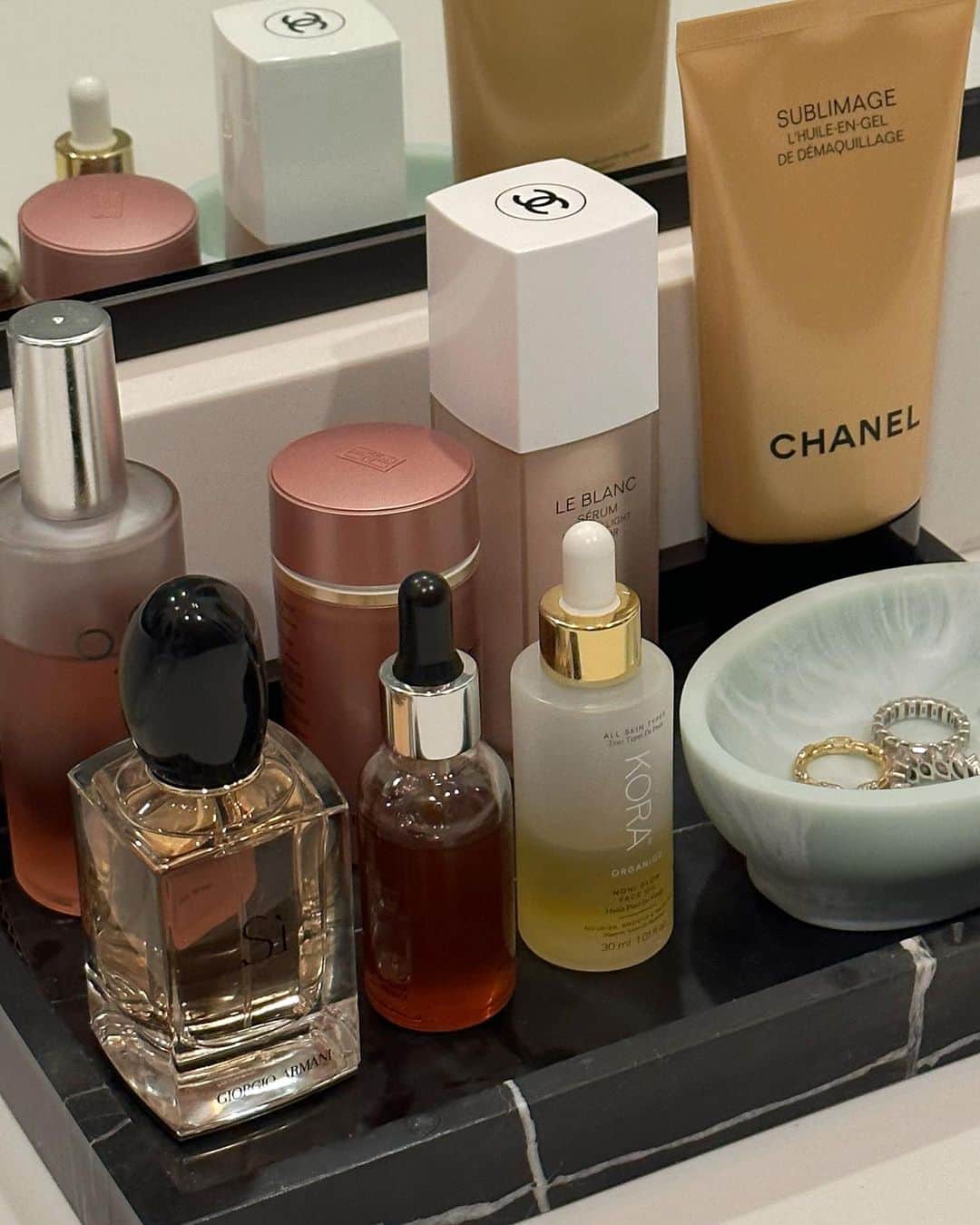 Mara Teigenさんのインスタグラム写真 - (Mara TeigenInstagram)「Current night routine 🤍」10月10日 8時41分 - marateigen