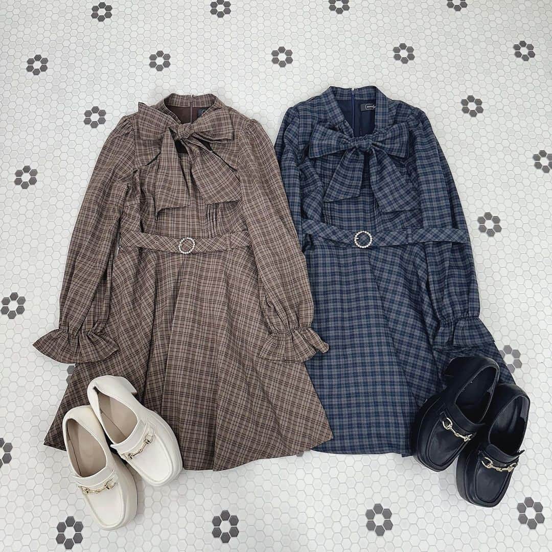 evelynのインスタグラム：「winter collection🐰♥︎ Coming Soon item ㅤㅤㅤㅤㅤㅤㅤㅤㅤㅤㅤㅤㅤ \ 10月中旬入荷予定 / #パイピングチェックOP ¥9,800 【BR/NV】 ㅤㅤㅤㅤㅤㅤㅤㅤㅤㅤㅤㅤㅤ #evelyn #エブリン」