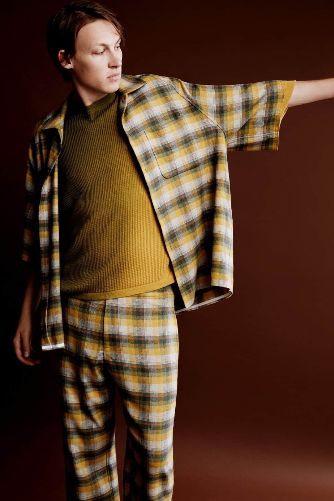 barneysnyofficialのインスタグラム：「Bold in Yellow: Embracing Plaid @zegnaofficial #BarneysAtSaks @saks」