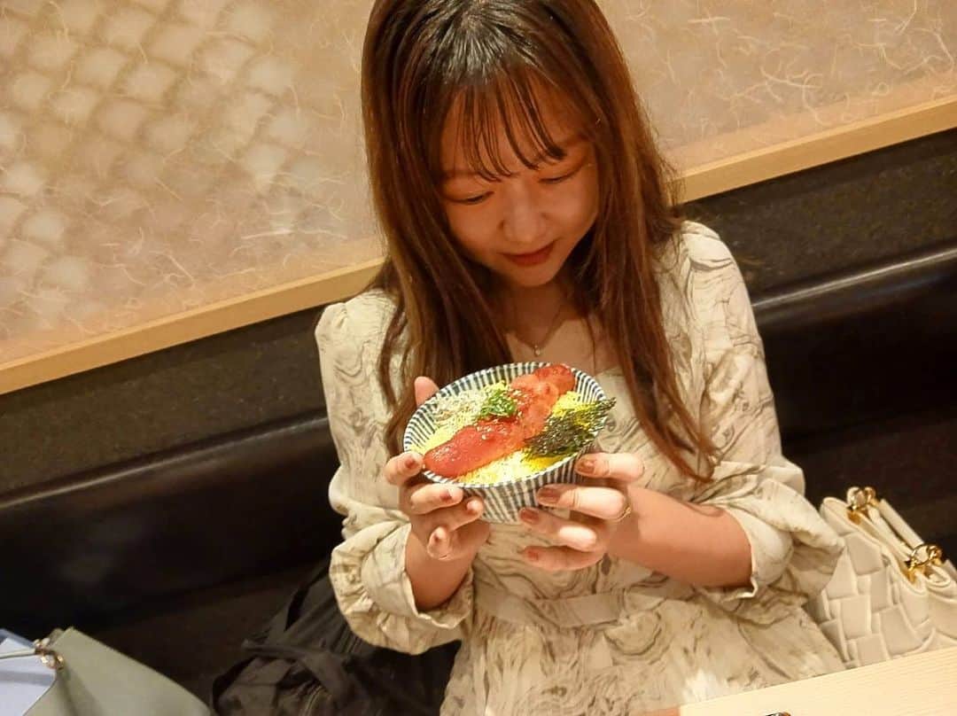 由井香織のインスタグラム：「福岡旅へ行ってきました😋 メインの遊びはボートレース…福岡競艇場🚤  打って飲んで食べてサウナ… 女子力とは程遠い贅沢旅でした👩‍🎓  #ボートレース#福岡競艇#競艇#旅打ち#明太子」