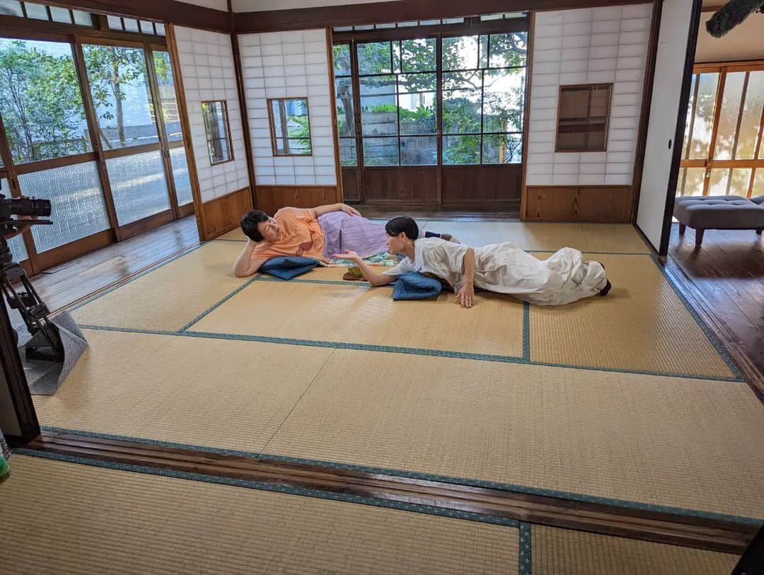 森三中さんのインスタグラム写真 - (森三中Instagram)「NHK総合「いもと日和」ご覧いただきありがとうございました😊 カメラがあってもリラックスしてしまうような素敵な空間でイモトさんから素敵なおもてなしをしていただいた大島さんでした💚  丁寧な暮らし憧れます〜  @imotodesse #森三中 #大島美幸 #いもと日和 #ていねいな暮らし」10月10日 9時37分 - morisanchustaff