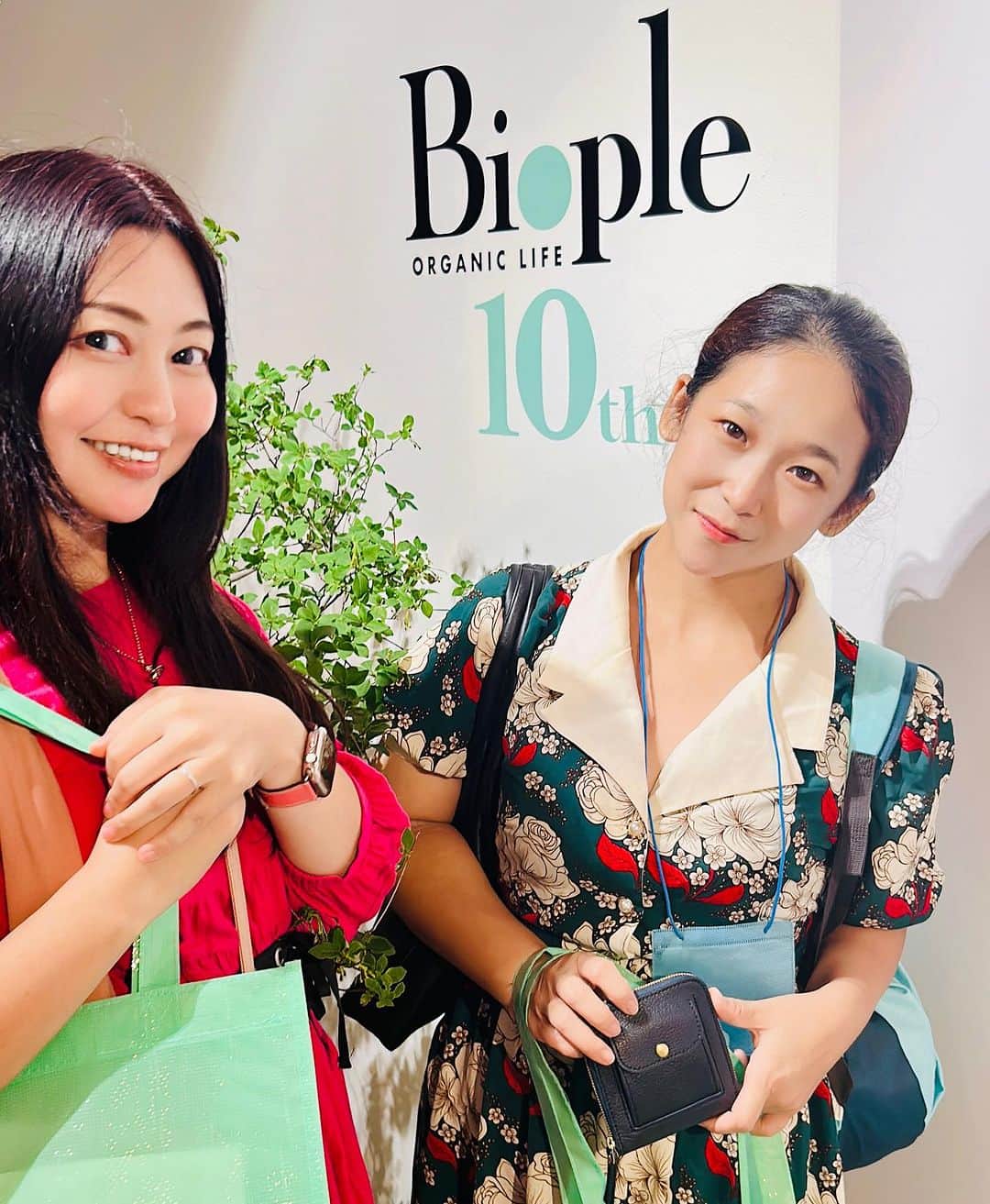 世手子さんのインスタグラム写真 - (世手子Instagram)「PR Go to Biople Fest in Autumn🍂 I saw a lot of wonderful items with my new wallet👛 Convenient smart wallet✨✨ 秋はミサミサと #bioplefes 行ってきたよ(*´∇｀*) 新しいお財布でるんるん @rakukei_kyoto  ほぼ全部入る新次元スマートキーウォレット#smartmove  スマートキーも入るから便利(≧∀≦) コインケース付きで京都の熟練職人によるハンドメイド(=´∀｀) 秋がますます楽しくなる(*'ω'*) #スマートムーブ  #コンパクトウォレット」10月10日 9時46分 - rojide