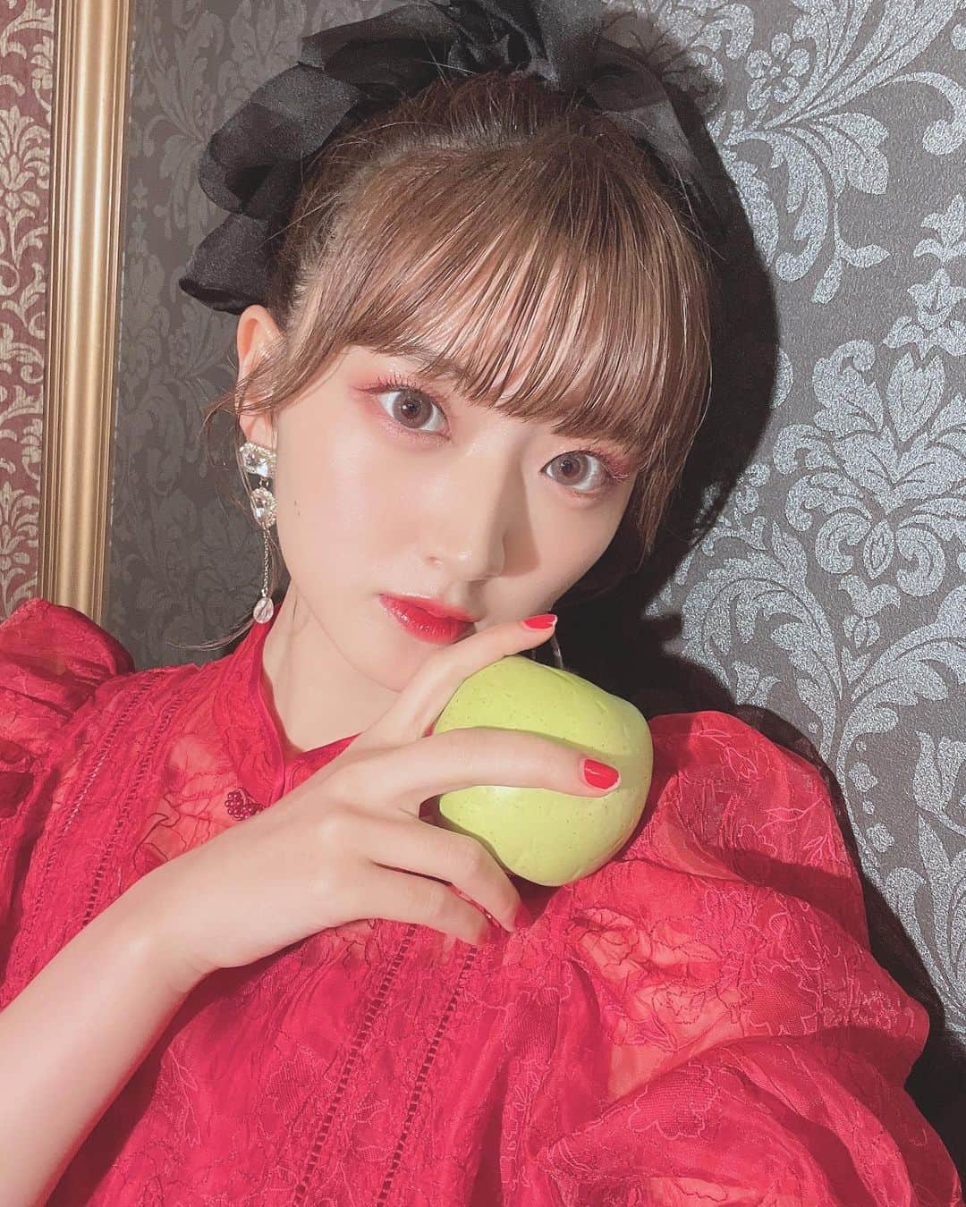 山根綺さんのインスタグラム写真 - (山根綺Instagram)「🍎🍏❤︎ #シャニマス #アイマス #シーズ #shhis #緋田美琴 #声優グランプリ #声グラ」10月10日 9時58分 - yaya_usap