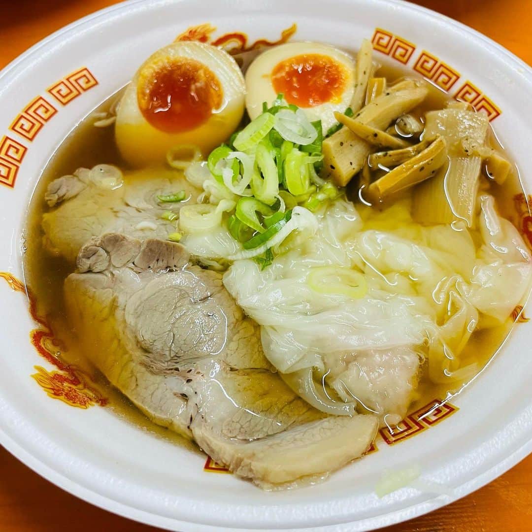 パーマ大佐さんのインスタグラム写真 - (パーマ大佐Instagram)「昨日は、千葉県立保健医療大学のいずみ祭で太田プロ出張ライブでした！ ネタ見てくれた皆さんありがとうございました😌  終わりでモシモシとご飯✨  #パーマ大佐  #千葉県立保健医療大学  #いずみ祭  #MC初々しかった  #繋ぎのうんち  #サノライブ  #サルベース  #ストレッチーズ  #仲良しの  #モシモシ  #あきちゃんと  #まぐろと  #ご飯  #新宿  #新仙  #その後は  #大久保公園  #日本ご当地ラーメン総選挙  #2杯食い  #オレの青春ラーメン  #酒田のワンタンメン  #美味かった」10月10日 10時25分 - pa_mataisa