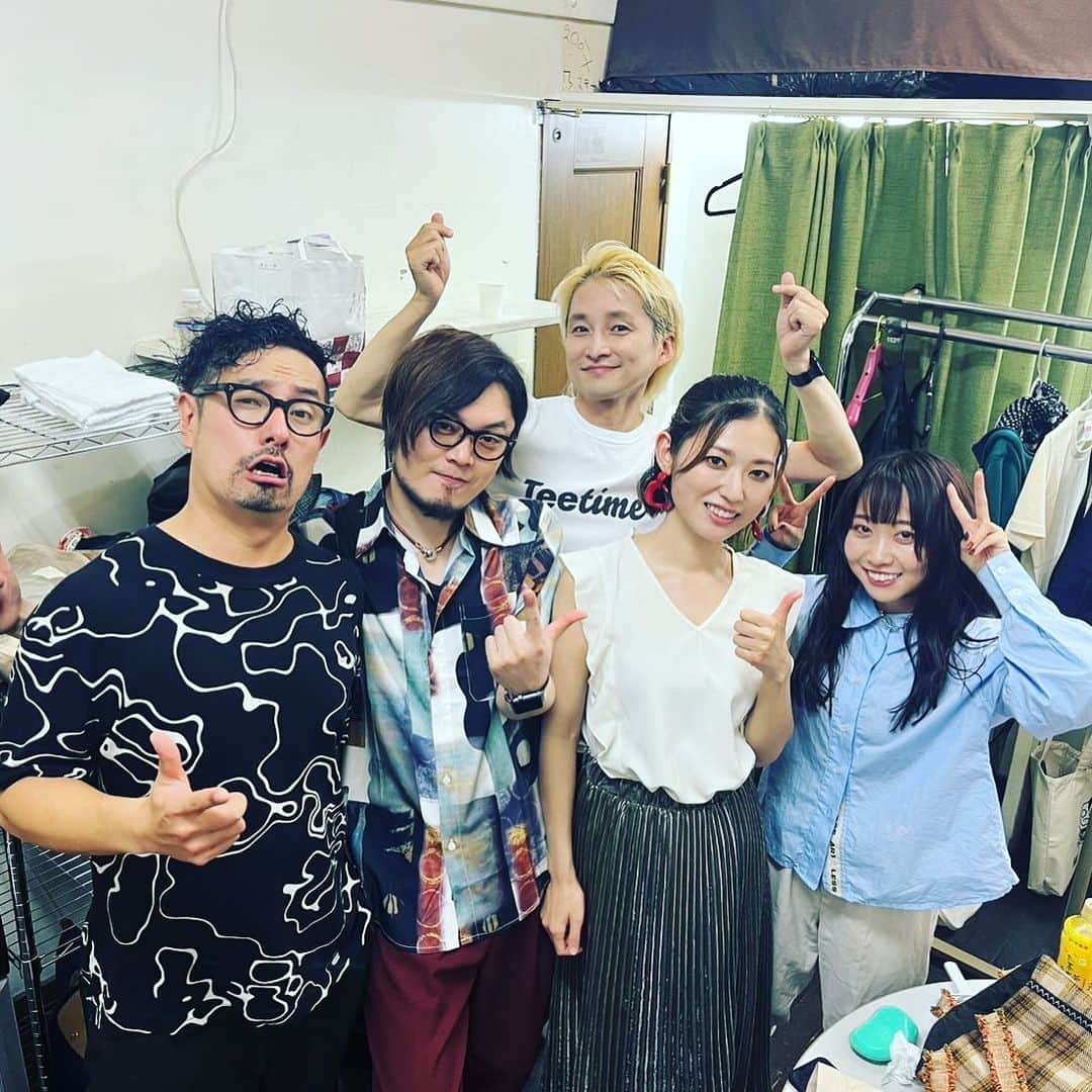 のインスタグラム：「m.s.t fea.NAOTO@南堀江KNAVE無事終了。 m.s.t初の大阪公演という事で、メンバーは若干緊張していたようですが、お客さんの温かさでいいライブだったと思います。 僕自身も、いい曲をたくさん演奏出来て楽しかったしまた弾きたいので これからまだ続くリリースライブに、社長権限で出させてもらおうかな。（笑） #mst #南堀江knave」