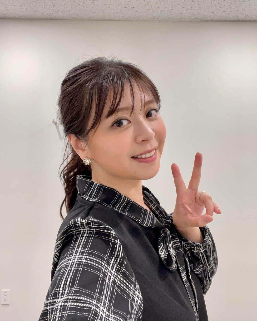 上杉桜子のインスタグラム：「今日は日本テレビで収録でした🎤  久しぶりに高橋真美さんや水森かおりさんにお会いできて嬉しかったです🥰  #日テレ #女神のマルシェ #アナウンサー #上杉桜子」