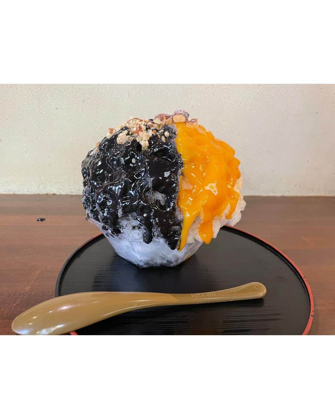 池田愛恵里さんのインスタグラム写真 - (池田愛恵里Instagram)「かき氷食べてるとき本当に幸せ☺️がんばれそう〜🫠🤍 お仕事が午前中で終わったのでうきうきでかき氷はしごしてきました♡  最近食べたかき氷たち！ かぼちゃと黒ごまも美味しかったし🎃 ずんだは安定に大好きやし！ 海苔のはリピートしに行ったくらい美味しかったです🫶」10月10日 21時32分 - ikeda_aeri