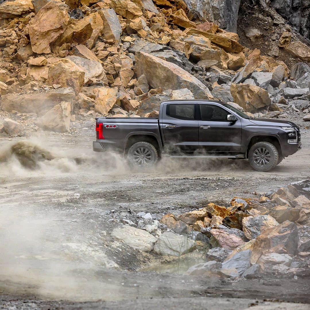 Mitsubishi Motors Thailandのインスタグラム：「โค้งไหนก็มั่นใจ ด้วยระบบ AYC ใน All-New Mitsubishi Triton  #ปฏิวัติความเชื่อ #AllNewMitsubishiTriton #AllNewTritonTheDisruptor #MitsubishiMotors #MitsubishiMotorsThailand #Triton #TritonLover #MitsubishiTriton #MitsubishiMotorsThailand⁠ #MitsubishiMotors #DriveYourAmbition #MitsubishiTH #MitsubishiTritonTH #ไทรทัน #รถกระบะ #กระบะสายลุย #มิตซูบิชิมอเตอร์ส #photooftheday #DriveYourAmbition」