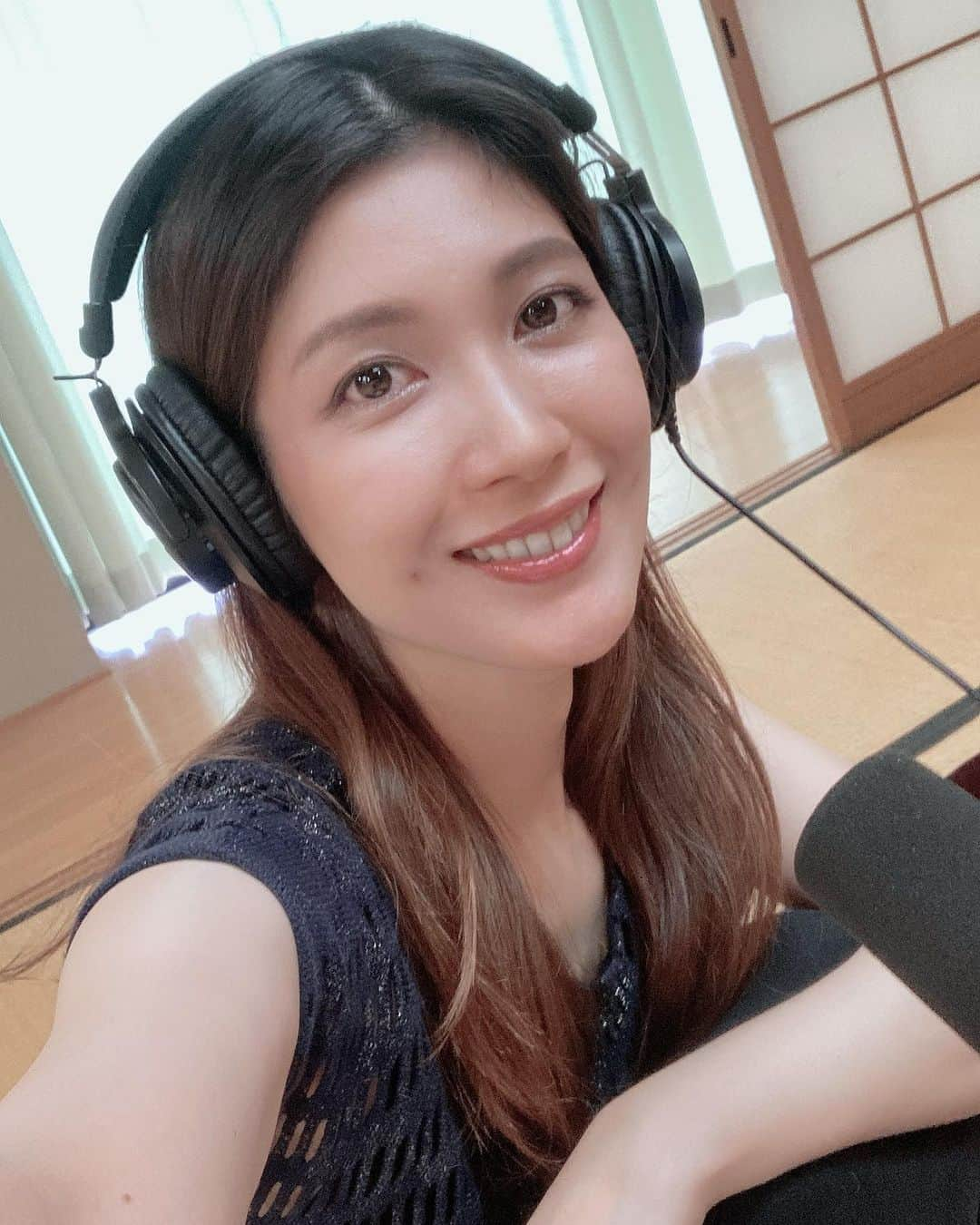 石田真以さんのインスタグラム写真 - (石田真以Instagram)「いなべFM💚カラフルトーク 毎週日曜日18:30〜放送中！  収録人数が多すぎるため ラジオ収録はいつも この渋くて広い和室で行っております🤣  いなべの皆様 いつもありがとうございます！  #nagoyacolorlove #NCL #ishidamai #石田真以　#いなべfm  #カラフルトーク」10月10日 20時01分 - ishidamai86