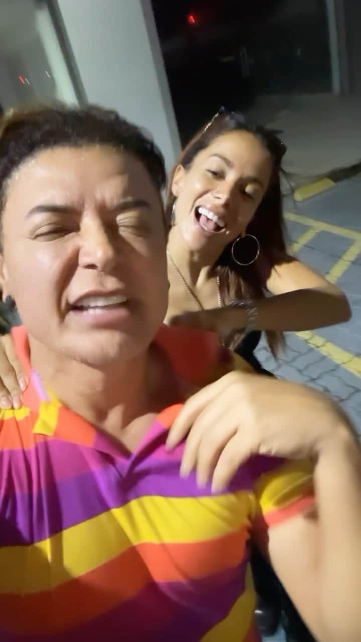 Nicole Bahlsのインスタグラム：「AI QUE TUDO 😂😂😂❤️❤️」