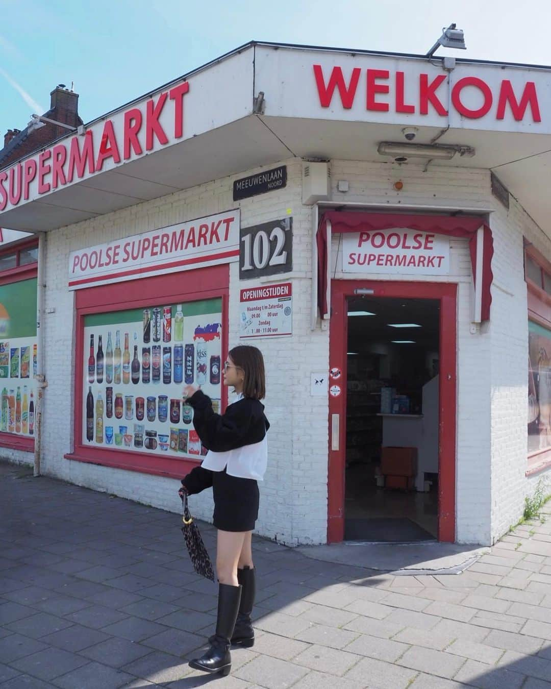 naho_7さんのインスタグラム写真 - (naho_7Instagram)「. This supermarket doesn’t look like European🫢  #dailyfashionideas #casualchicstyle #minimalaesthetics #minimalmoodboard #minimalstyledaily #citylook #amsterdamlife #今日のふく#シンプルスタイル #オランダ生活 #海外生活 #ヨーロッパ生活 #ヨーロッパ暮らし」10月10日 20時09分 - naho_7