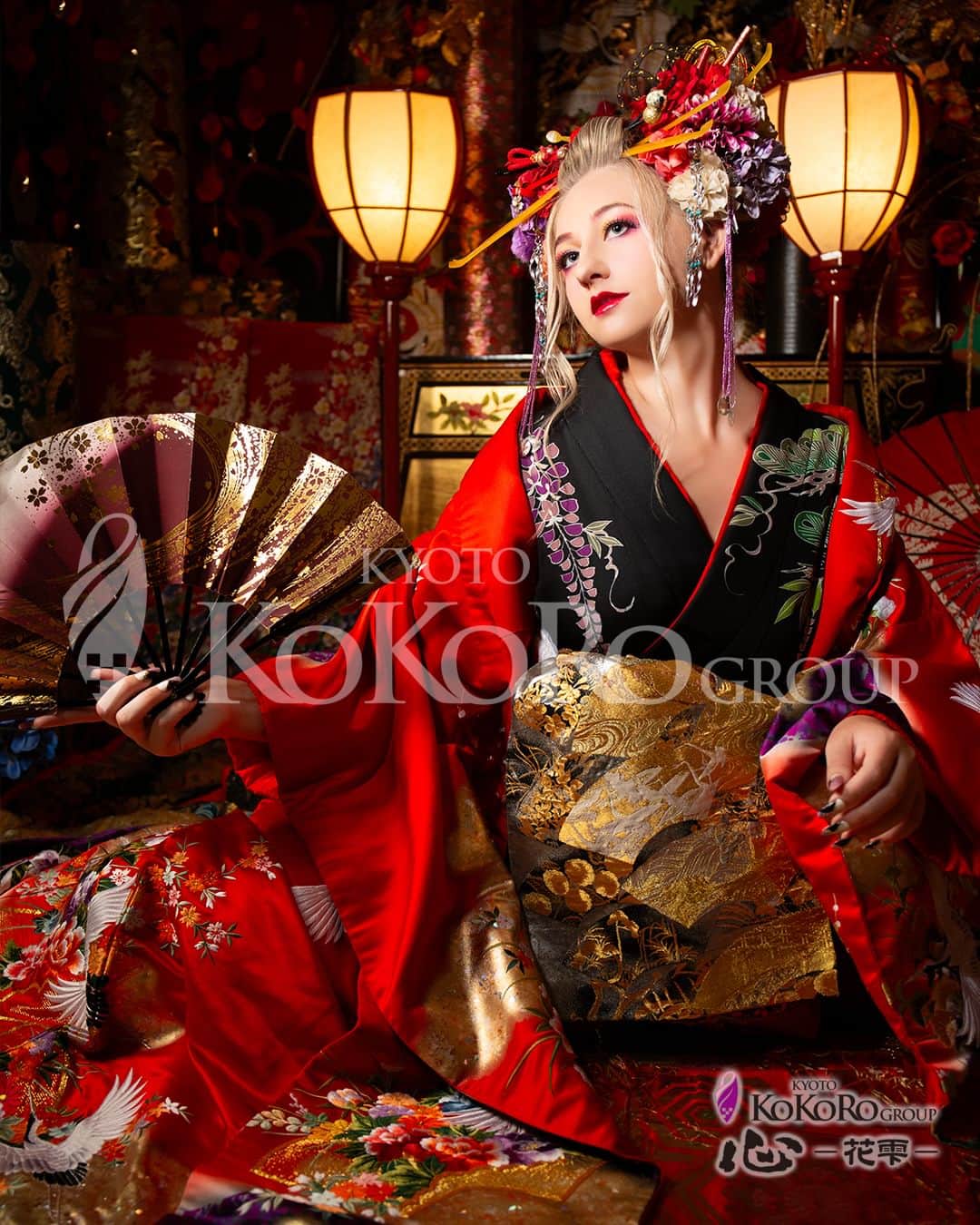 心－花雫－さんのインスタグラム写真 - (心－花雫－Instagram)「#心花雫 If you have a chance to come to Japan, would you like to come visit our studio? You can experience it alone, with friends, or as a couple!  Click here to make a reservation https://www.maiko-maiko.com/english/contact-us/  #花魁 #花魁体験 #京都 #花魁変身 #着物 #kimono #oiran #変身写真 #写真館 #japan #beautiful #kyoto #京都観光 #京都花魁 #美容 #メイク #makeportraits #portrait #explorekyoto」10月10日 20時20分 - kokoro_hanashizuku