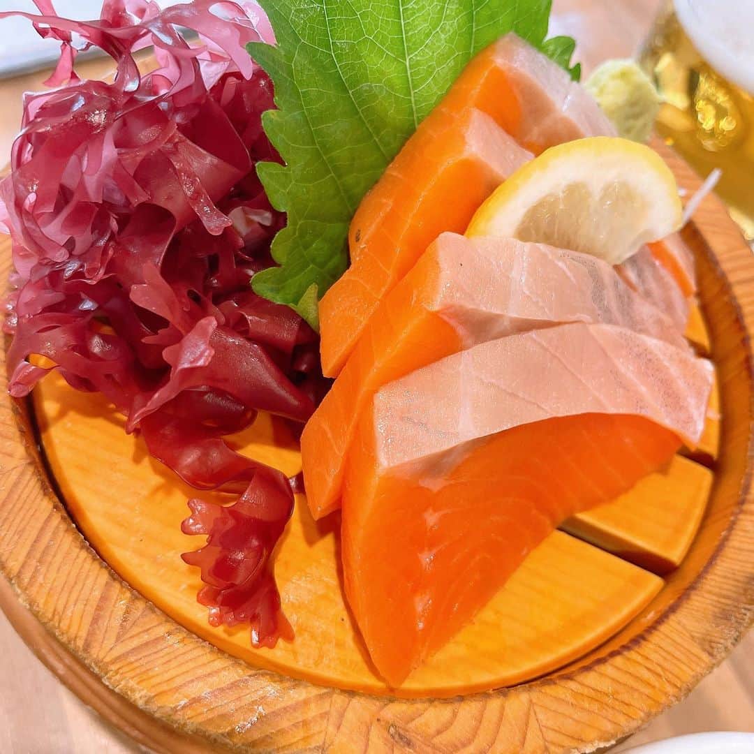 お茶の水うらんさんのインスタグラム写真 - (お茶の水うらんInstagram)「アル中のお昼ご飯🍻  つまみしか勝たん☺️  #アル中 #白子 #サーモン #海ぶどう」10月10日 20時30分 - uran_alcoholic