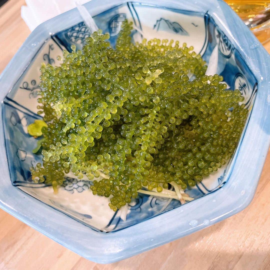 お茶の水うらんさんのインスタグラム写真 - (お茶の水うらんInstagram)「アル中のお昼ご飯🍻  つまみしか勝たん☺️  #アル中 #白子 #サーモン #海ぶどう」10月10日 20時30分 - uran_alcoholic