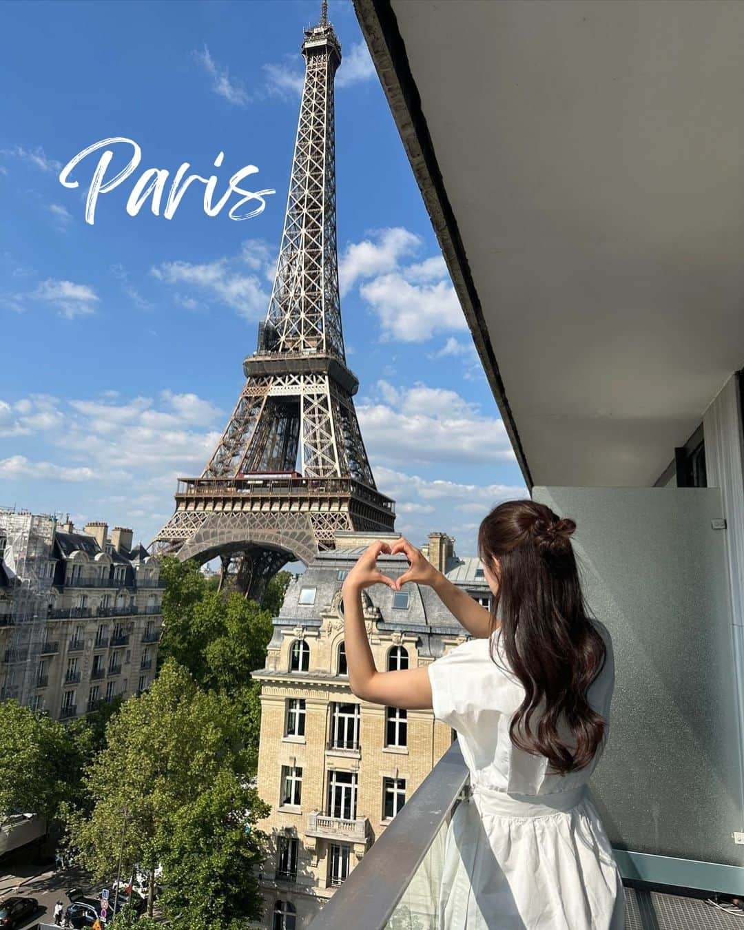 アシアナ航空日本地域公式アカウントさんのインスタグラム写真 - (アシアナ航空日本地域公式アカウントInstagram)「𝑷𝒂𝒓𝒊𝒔 🇫🇷  ┈┈┈┈┈┈┈┈┈┈ #アシアナ航空仁川乗り継ぎで世界各国に行こう！  美しい街並みと美食あふれるパリ。 「エッフェル塔」は パリに行ったら絶対に抑えておきたいシンボル。  美しい建築物に魅了されながら 散策を楽しんでください！  📌ヨーロッパ/中央アジア/モンゴル １５％OFFクーポンイベント開催中！  🗓️ イベント期間：10/06～12/31 🗓️搭乗期間：2023/10/29～2024/03/31 ※2023/12/23～31は対象外  詳しくはハイライト[EVENT]もしくは 公式HP大バナーから🛫  📸 @youkkkiii @siennanywhere  ┈┈┈┈┈┈┈┈┈┈   #アシアナ航空 #アシアナ #ASIANA #asianaair #asianaairline #OZ #Flyasiana #韓国 #korea #韓国旅行 #✈️ #パリ #エッフェル塔 #フランス #フランス旅行 #パリ旅行」10月10日 20時30分 - asiana.jp_official