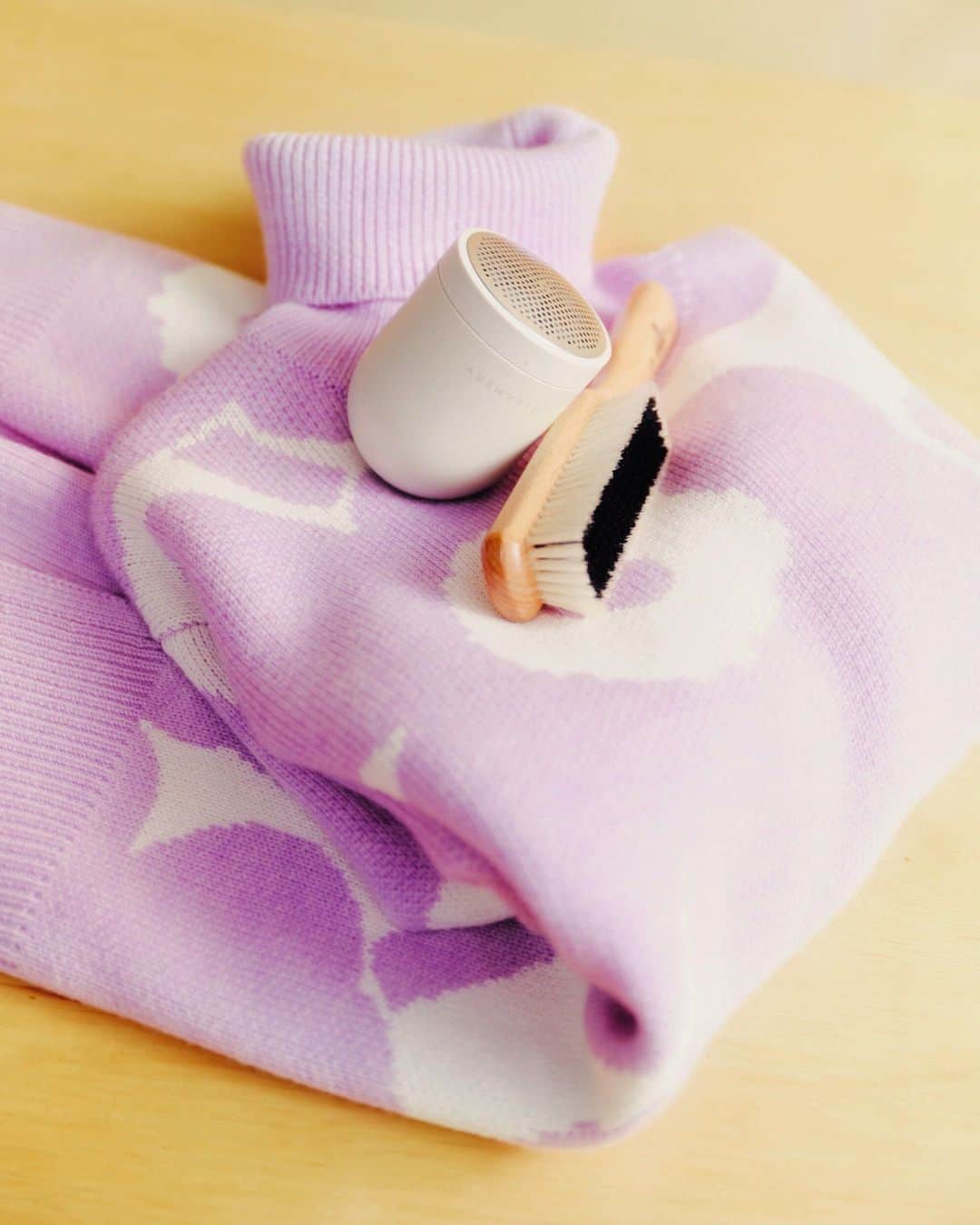 マリメッコのインスタグラム：「Your request for textile care tips and tools has been heard, and we're here to deliver. The Kent clothes brush and the Steamery Pilo 2 fabric shaver are now at your service as part of the Marimekko selection. 💜  At the moment, the care products are available exclusively in our European markets.  Explore care tips and tools in our care guide. Link in bio. #marimekko」