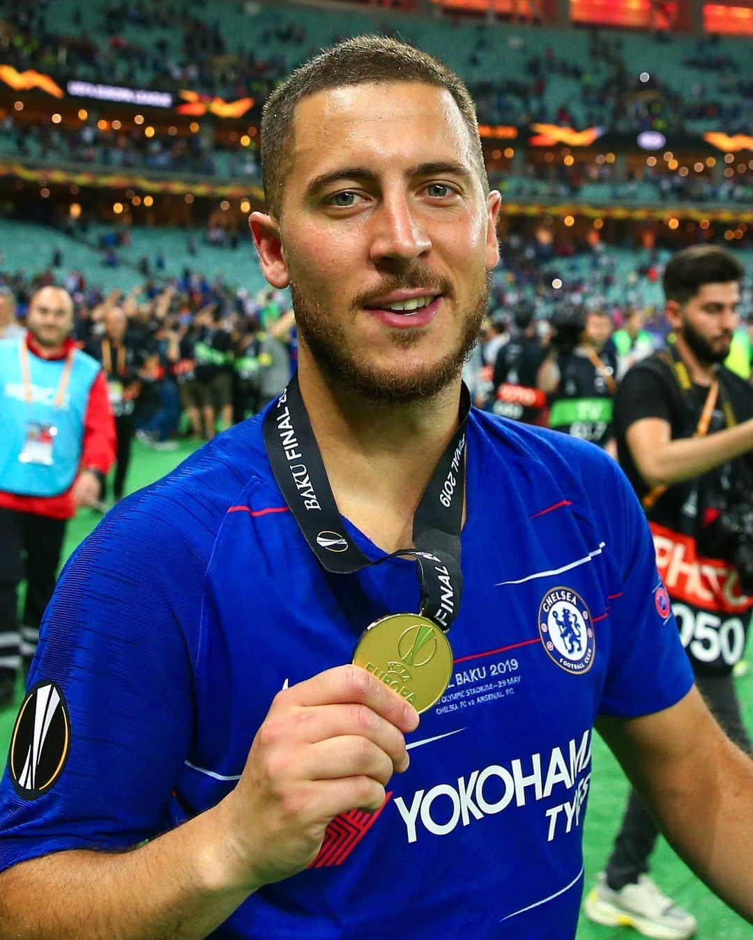 チェルシーFCさんのインスタグラム写真 - (チェルシーFCInstagram)「In the flesh Eden Hazard was simply wonderful to watch. A world-class footballer who gave us that sense that this was a player who could do pretty much anything with a ball at his feet.   And when at Eden’s feet, the ball was whatever he wanted it to be.   His superpower was to move it with such precision, an ability to sneak through the tiniest of gaps, the little hole in the fence that only he could spot. Defenders would catch his eye, pause for breath, before he is gone once more - a shadow they think they saw in the mirror.   This, you suspect, is why Blues fans would board the District line to Fulham Broadway on a Saturday, and filter into the Bridge through the streets surrounding Fulham Road: for those magical moments, those polaroids of genius, those flashes of perfection in miniature.   That famous goal against Arsenal. The solo strike against West Ham. Ending Tottenham’s title hopes. The Europa League final double. Screamers at Anfield not once, but twice. These were defining moments, memories that will carry on flickering away on endless replays in the back of our minds forever.   And that is how the Eden Hazard legacy will remain. In our minds, forever.   Happy retirement, to one of Chelsea’s greatest ever players.」10月10日 20時42分 - chelseafc