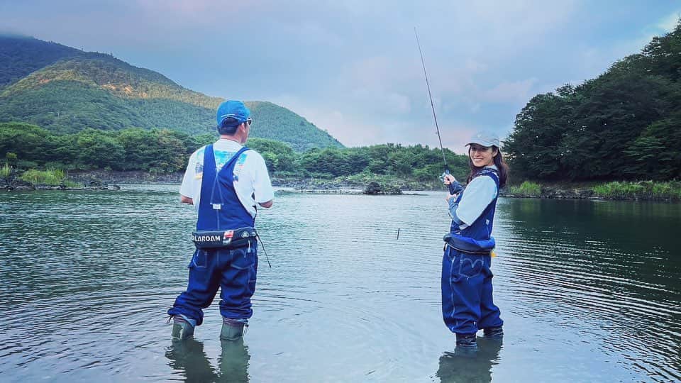 武井ドンゲバビーさんのインスタグラム写真 - (武井ドンゲバビーInstagram)「新番組のSUPER FISHING  最新話公開されやした！  チャンネル登録してね！  てかステラプレゼント企画とかマジでドンゲバビー！  #SUPERFISHING #スーパーフィッシング #バス釣り #バスフィッシング #富士五湖 #及川奈央 #武井ドンゲバビー」10月10日 20時40分 - takeidongebabee