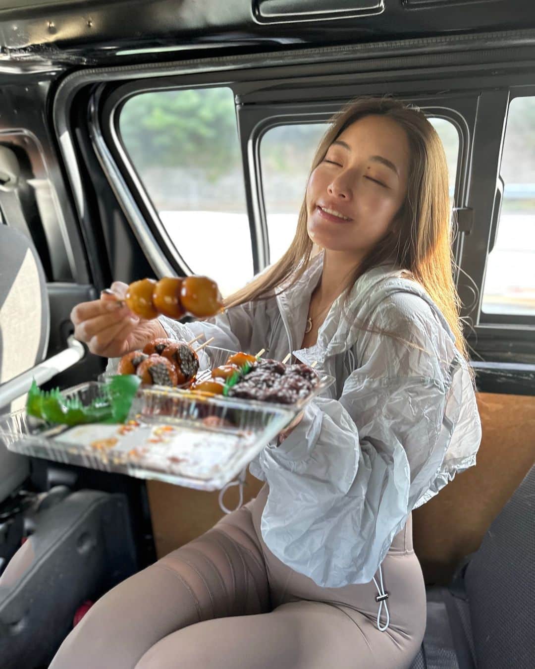 秋山かほのインスタグラム：「どうぞ！」