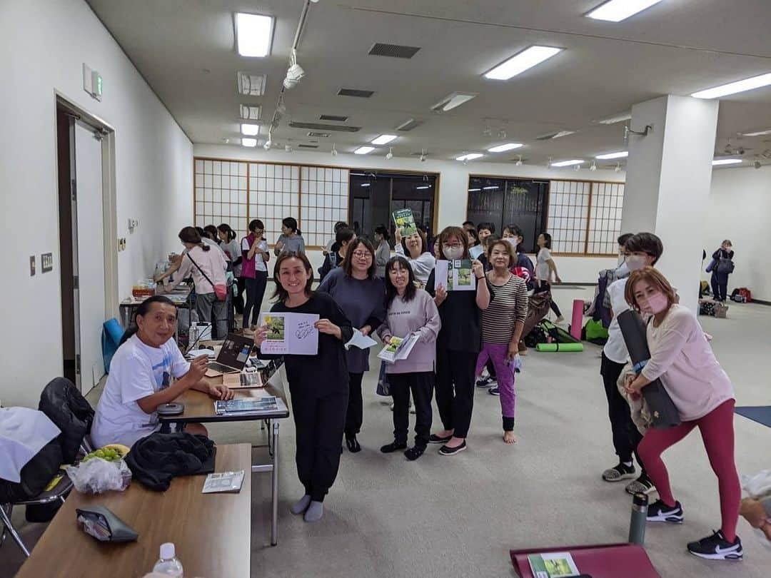 Ken Harakumaさんのインスタグラム写真 - (Ken HarakumaInstagram)「ケンハラクマの千葉県成田山書道美術館ヨガイベント❣️ PART1：大本山成田山新勝寺での護摩業にも参加出来ました❣️ ご参加いただいた皆さん、成田書道美術館関係者の皆さん、成田ヨガのよりこチャン、ありがとうございました。 🙏🙏🙏 @international_yoga_center  @yoricomatumoto  @akiko_refresh_yoga  @yasukookanishi  @aromature_yoga_pilates  @ake_yoga  @naritasanmuseumcalligraphy  #アシュタンガヨガ  #護摩焚き  #成田山新勝寺  #瞑想  #ケンハラクマ」10月10日 20時45分 - kenharakuma