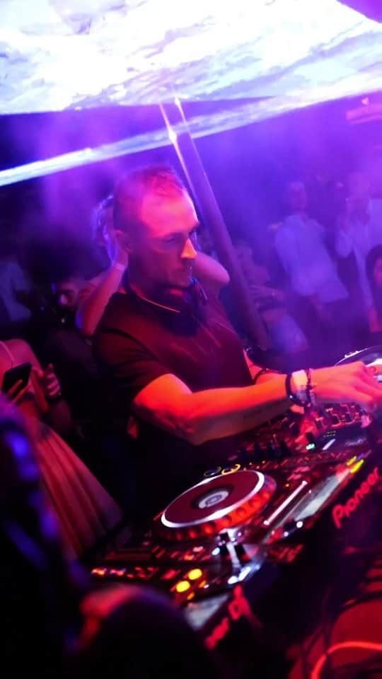 Spinnin' Recordsのインスタグラム：「Hit the dance floor! It's @djpromiseland back with another tune that will make it feel like summer all over again 🔥 'Habano Vanilla' is out now on @hysteriarecords.」