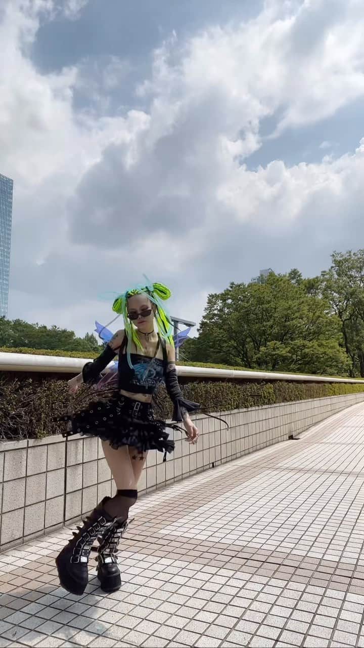 のインスタグラム：「🦄🧚🏻‍♀️🦋☁️🪽 #kyunchi #MechaAngelGenesis #cyberpunk #ブレイズ #コーンロウ #braids #cornrows」