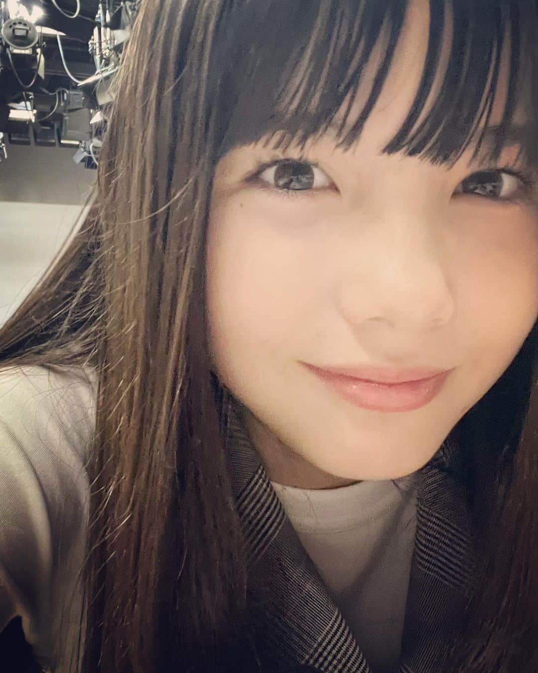 のインスタグラム：「ドアップ😆  今週の天てれは傑作選！  今日は、 お題の頭文字にそって文字カードを集めて、できるだけ長いことばを作る「ワードビルダー」をマジカルラブリーさんと✨　  明日は、霜降り明星さんと指プル☝️など  みてねー👋 放送後1週間 NHKプラスでみられるよー！  #松尾そのま #13 #jc1 #avex #avexmanagement   #てれび戦士  #天才てれびくん #天てれ #nhk #eテレ  #nhkプラス   #ニコラ　#ニコモ」