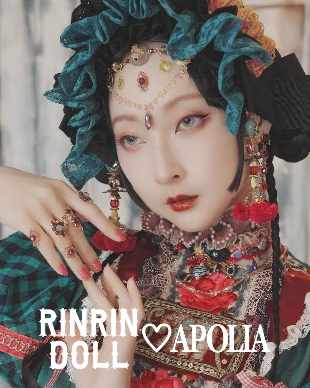 RinRinさんのインスタグラム写真 - (RinRinInstagram)「. 💫🗝️𝐑𝐢𝐧𝐑𝐢𝐧 𝐃𝐨𝐥𝐥 ♡ 𝐀𝐏𝐎𝐋𝐈𝐀🗝️💫 lolita fashion and our accessories 私たちのアクセとロリィタファッション  🎀┈┈┈┈┈┈┈┈┈┈┈┈🎀   ♡𝓢𝔀𝓮𝓮𝓽 𝓵𝓸𝓵𝓲𝓽𝓪♡  🎀┈┈┈┈┈┈┈┈┈┈┈┈🎀  ♥️アキュートガール2023♥️ 🥀11/1（水）～11/5（日） 🥀伊勢丹新宿店　本館6階催物場 🥀10〜20時 ＊最終日18:00 CLOSE  ♥️acutegrrrl 2023 ♥️ 🥀Nov 1st - 5th! 🥀Shinjuku Isetan 6F 🥀10am - 8pm (*last day ~6pm)  photo: @ooxo  assistant: @yukophotography  hair＆makeup: @hk2711  dress: @angelicpretty_official  accessory: @apolia00 @lumirevebyrinrin  direction: rinrin  大好きの @apolia00 と私の @lumirevebyrinrin 一緒にコラボアイテムとフォトスポット作ります！ぜひ遊びに来てね🌟  My brand @lumirevebyrinrin and my fav @apolia00 will have special collab items and a photo spot for everyone to enjoy! Please come by~🌟  アメリカ、ロサンゼルス出身、日本を拠点に活動しているロリィタモデル、クリエーター、シンガーで東京の独特のファッションに魅了され、世界へ向けて発信するRinRin DollのハンドメイドアクセサリーブランドのLumireveと架空の異国をイメージし、エキゾチックでシノワズリなアクセサリーを制作するAPOLIAのコラボレーションブランド。色んな小物で身につけて、ロリィタやかわいいファッションを楽しめる個展になってます。  Lolita fashion model, YT creator, and singer, RinRin Doll from Los Angeles and based in Tokyo, is collaborating through her handmade brand, Lumireve, with chinoiserie accessories maker APOLIA to create pieces fit for a fantasy world and showcase different lolita fashions. We hope to encourage more kawaii expressions through playing with styling!  #rinrindoll #japan #tokyo #harajuku #japanesefashion #tokyofashion #harajukufashion #東京 #コーデ #今日のコーデ #原宿 #ootd #isetan #acutegrrrl #acutegrrrl2023 #sweetlolitafashion #egl #lumireve #ooxo #apolia #angelicpretty #ロリィタ #伊勢丹 #新宿伊勢丹 #shinjuku #shinjukuisetan」10月10日 21時07分 - rinrindoll