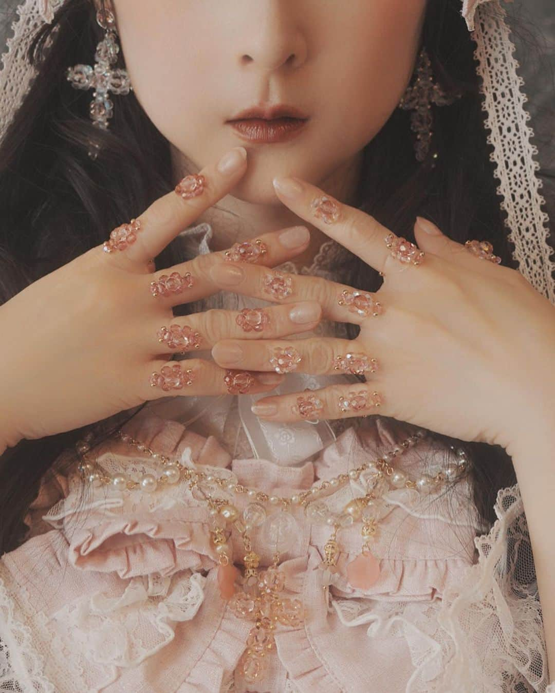 RinRinさんのインスタグラム写真 - (RinRinInstagram)「. 💫🗝️𝐑𝐢𝐧𝐑𝐢𝐧 𝐃𝐨𝐥𝐥 ♡ 𝐀𝐏𝐎𝐋𝐈𝐀🗝️💫 lolita fashion and our accessories 私たちのアクセとロリィタファッション  🎀┈┈┈┈┈┈┈┈┈┈┈┈🎀   ♡𝓢𝔀𝓮𝓮𝓽 𝓵𝓸𝓵𝓲𝓽𝓪♡  🎀┈┈┈┈┈┈┈┈┈┈┈┈🎀  ♥️アキュートガール2023♥️ 🥀11/1（水）～11/5（日） 🥀伊勢丹新宿店　本館6階催物場 🥀10〜20時 ＊最終日18:00 CLOSE  ♥️acutegrrrl 2023 ♥️ 🥀Nov 1st - 5th! 🥀Shinjuku Isetan 6F 🥀10am - 8pm (*last day ~6pm)  photo: @ooxo  assistant: @yukophotography  hair＆makeup: @hk2711  dress: @angelicpretty_official  accessory: @apolia00 @lumirevebyrinrin  direction: rinrin  大好きの @apolia00 と私の @lumirevebyrinrin 一緒にコラボアイテムとフォトスポット作ります！ぜひ遊びに来てね🌟  My brand @lumirevebyrinrin and my fav @apolia00 will have special collab items and a photo spot for everyone to enjoy! Please come by~🌟  アメリカ、ロサンゼルス出身、日本を拠点に活動しているロリィタモデル、クリエーター、シンガーで東京の独特のファッションに魅了され、世界へ向けて発信するRinRin DollのハンドメイドアクセサリーブランドのLumireveと架空の異国をイメージし、エキゾチックでシノワズリなアクセサリーを制作するAPOLIAのコラボレーションブランド。色んな小物で身につけて、ロリィタやかわいいファッションを楽しめる個展になってます。  Lolita fashion model, YT creator, and singer, RinRin Doll from Los Angeles and based in Tokyo, is collaborating through her handmade brand, Lumireve, with chinoiserie accessories maker APOLIA to create pieces fit for a fantasy world and showcase different lolita fashions. We hope to encourage more kawaii expressions through playing with styling!  #rinrindoll #japan #tokyo #harajuku #japanesefashion #tokyofashion #harajukufashion #東京 #コーデ #今日のコーデ #原宿 #ootd #isetan #acutegrrrl #acutegrrrl2023 #sweetlolitafashion #egl #lumireve #ooxo #apolia #angelicpretty #ロリィタ #伊勢丹 #新宿伊勢丹 #shinjuku #shinjukuisetan」10月10日 21時07分 - rinrindoll