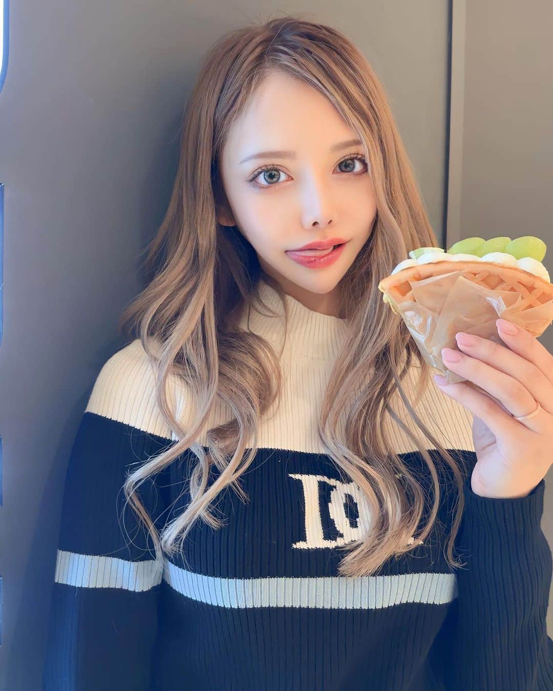 さとのんのインスタグラム：「. シャインマスカットが 好きすぎる💚  #153cmコーデ  #低身長コーデ」