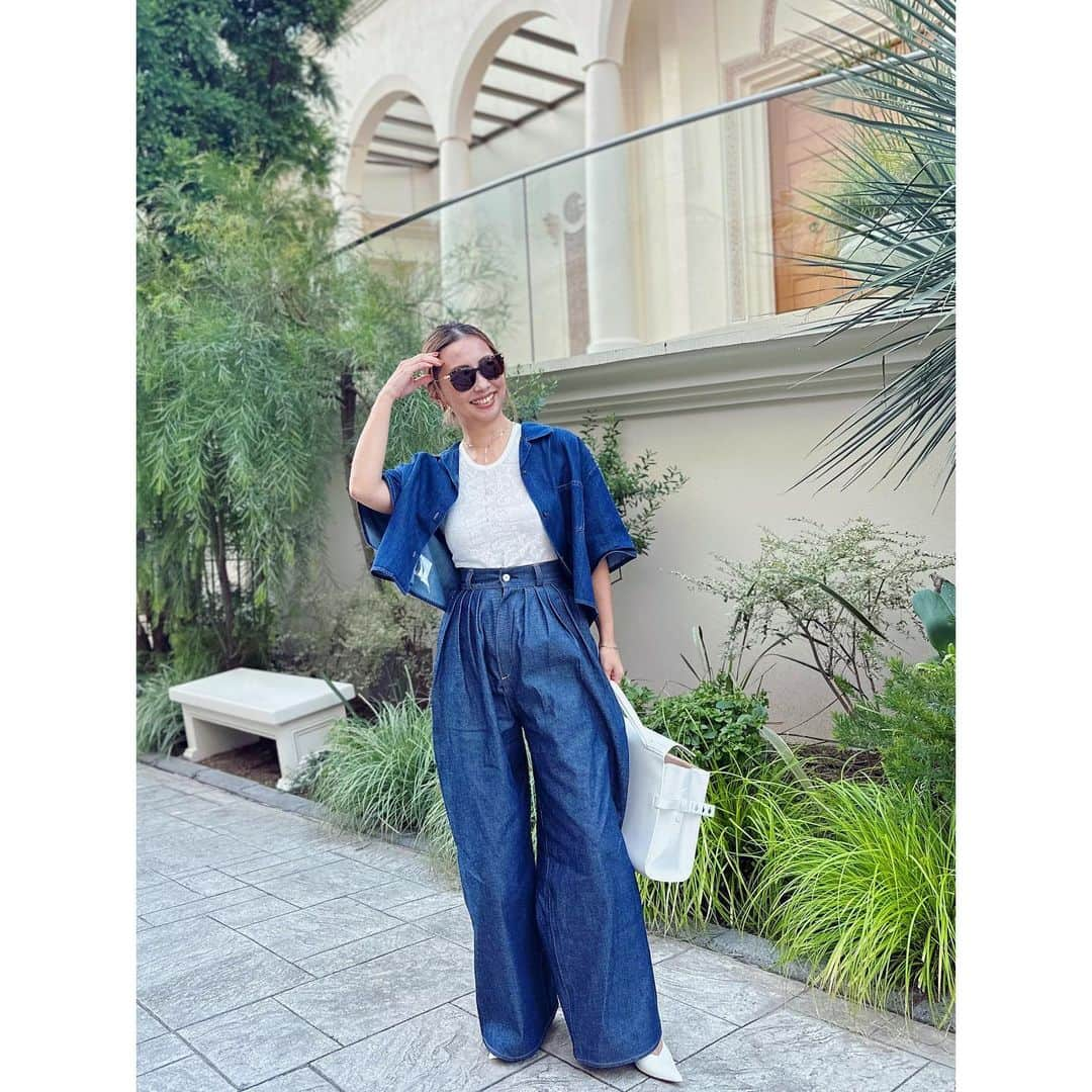 栗原佐知子さんのインスタグラム写真 - (栗原佐知子Instagram)「✴︎ denim on denim👖 . ほぼ脚…みたいになるパンツ🫶笑 . . #outfit #fashion #ootd #coordinate #instafashion #miumiu #haengnae #sea_japan #delvaux #bottegaveneta #magnoliawhitejewelry #コーディネート #コーデ #今日のコーデ #ファッション #秋コーデ」10月10日 21時10分 - sachiko__kurihara