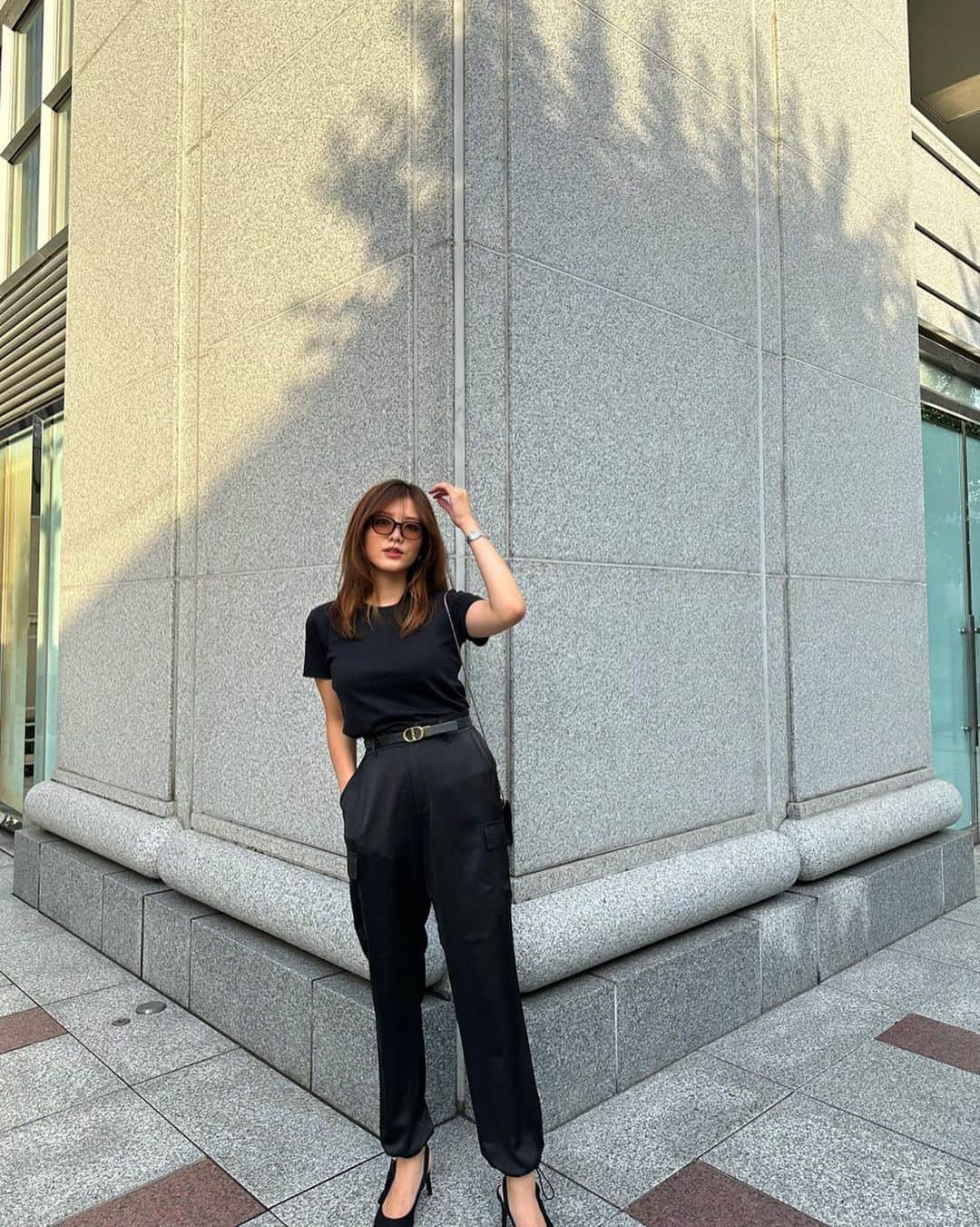 王子咲希(saki ouji)のインスタグラム：「.  テロテロのカーゴパンツ めっちゃくちゃ履きやすい🩶🩶🩶  #code#ootd#shopping #男の子ママ #女の子ママ#ママコーデ #ママライフ #ADSR#UNIQLO#dior」