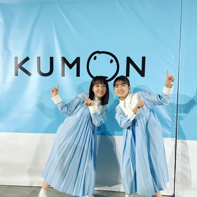 上白石萌音さんのインスタグラム写真 - (上白石萌音Instagram)「KUMONの新CMが始まります。私もちせもOGです。くもんはいいぞ〜〜！ ちせとはずいぶん前に出会って、カムカムではおばあちゃんと孫になり、今回ようやく共演できました。うれしい☺︎」10月10日 21時19分 - mone_kamishiraishi