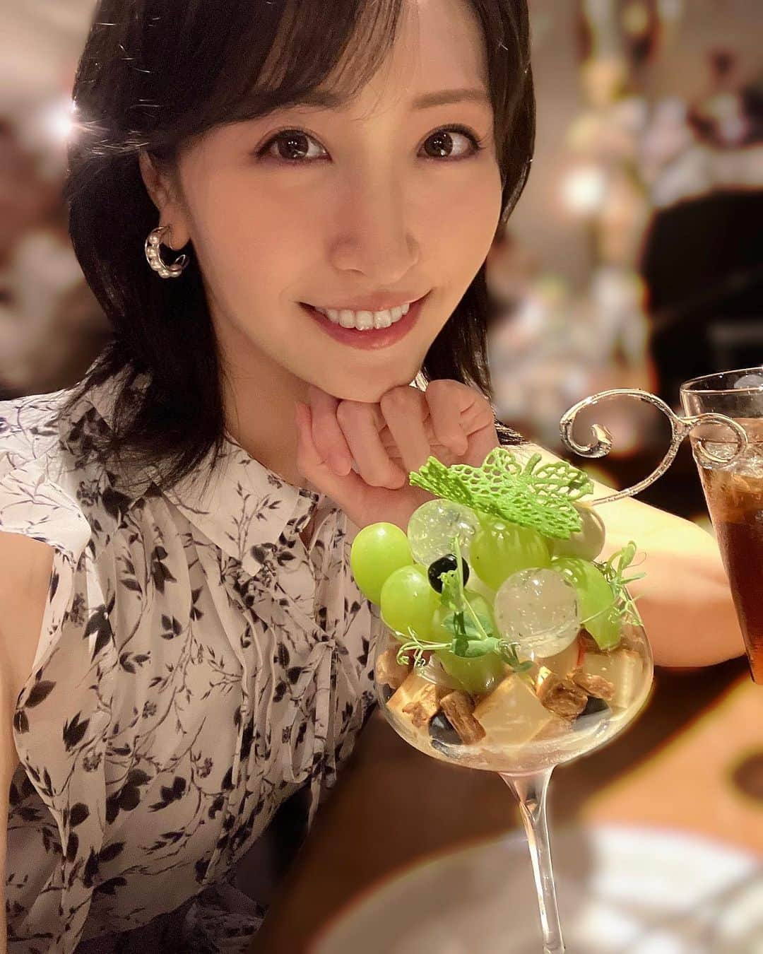 横山ルリカのインスタグラム：「. 大好きなシャインマスカット💚💚💚  札幌で見つけた🍇かわいすぎるパフェ😍  #シャインマスカットパフェ  #💚💚💚 #札幌グルメ  #パフェテリアミル」