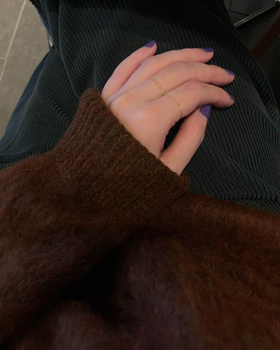 勝田里奈さんのインスタグラム写真 - (勝田里奈Instagram)「@i_am_takahashi × @american_rag_cie 🧶  急に寒くなったからニット着れた🫶🏻 ニット1枚でちょうどいい気温好きです  この前の高橋さんのコラボアイテムもこのニットもめちゃくちゃ可愛くて、高橋さんの作るもの全部可愛くてすごくお気に入り😆  素敵なお洋服をありがとうございました🫶🏻」10月10日 13時09分 - rinakatsuta