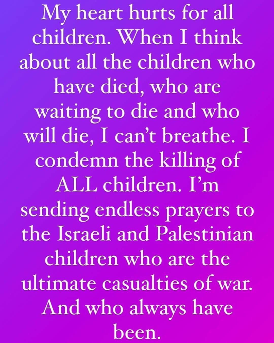 サラ・フォスターのインスタグラム：「No child deserves this. None. 💔」