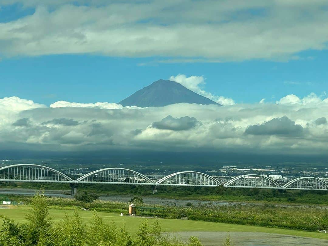 半井小絵のインスタグラム：「またまた富士山👏  あ〜たま〜を♪  #富士山」