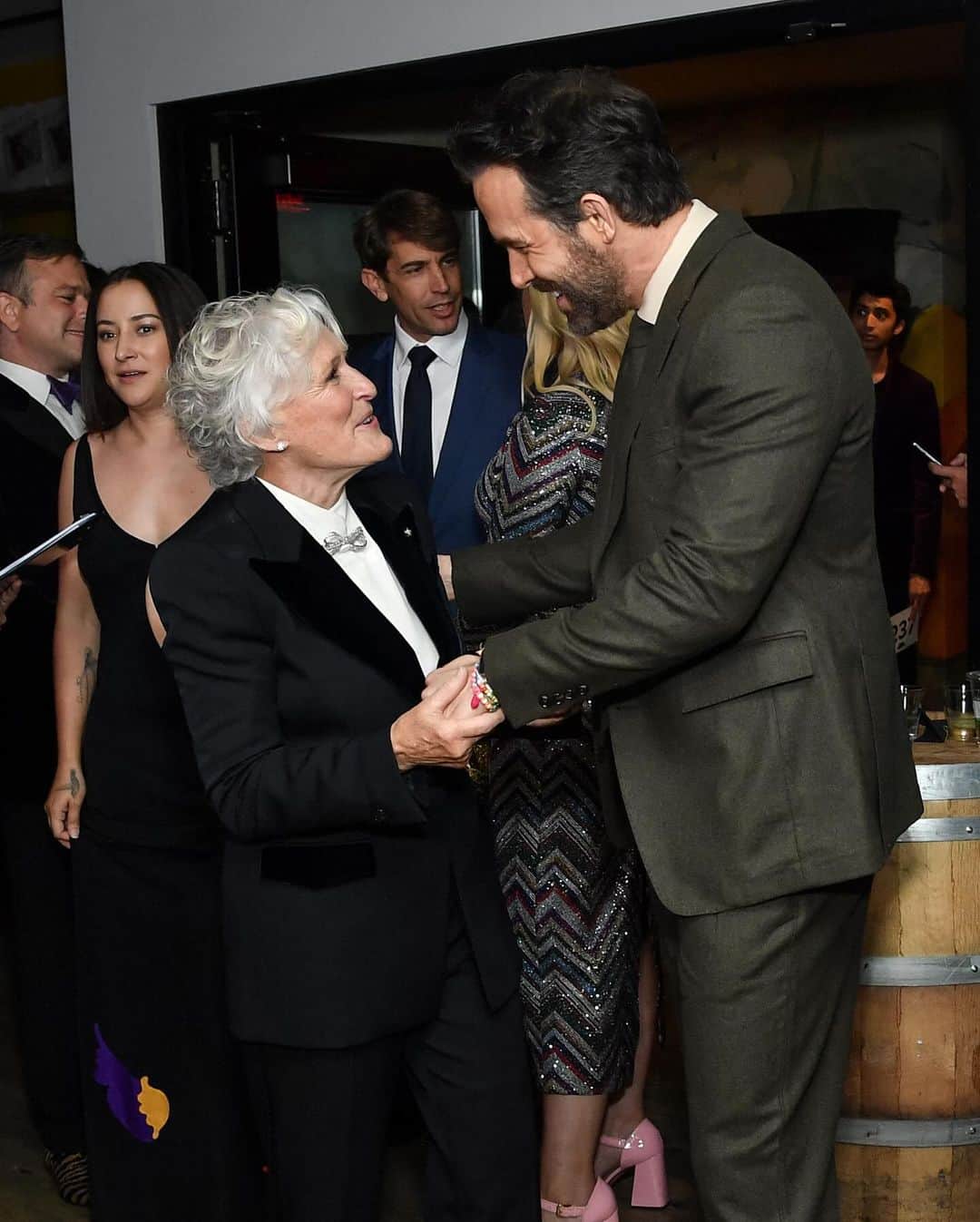 Just Jaredさんのインスタグラム写真 - (Just JaredInstagram)「Ryan Reynolds was honored by Glenn Close's organization Bring Change to Mind at their annual gala on Monday night. He received the Robin Williams Legacy of Laughter Award and was joined by the late comedian's family, as well as Whoopi Goldberg. More photos on JustJared.com! #RyanReynolds #GlennClose #RobinWilliams #WhoopiGoldberg Photos: Getty」10月10日 14時12分 - justjared