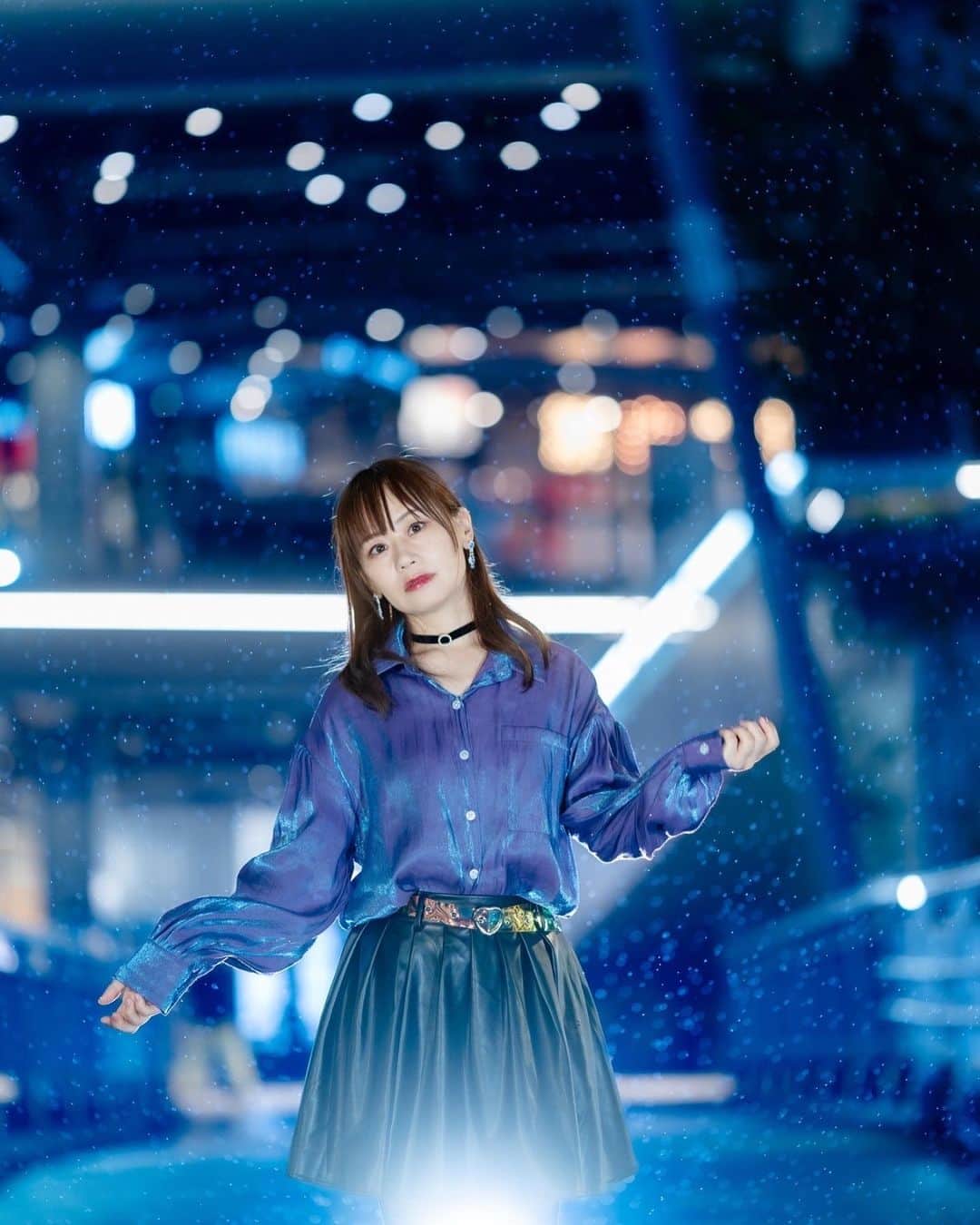 大和姫呂未さんのインスタグラム写真 - (大和姫呂未Instagram)「雨の渋谷で撮ってもらいました。  ストリート感あって、好き。  #シンガーソングライター #ポートレート #渋谷 #宮下公園」10月10日 14時32分 - hiroron333