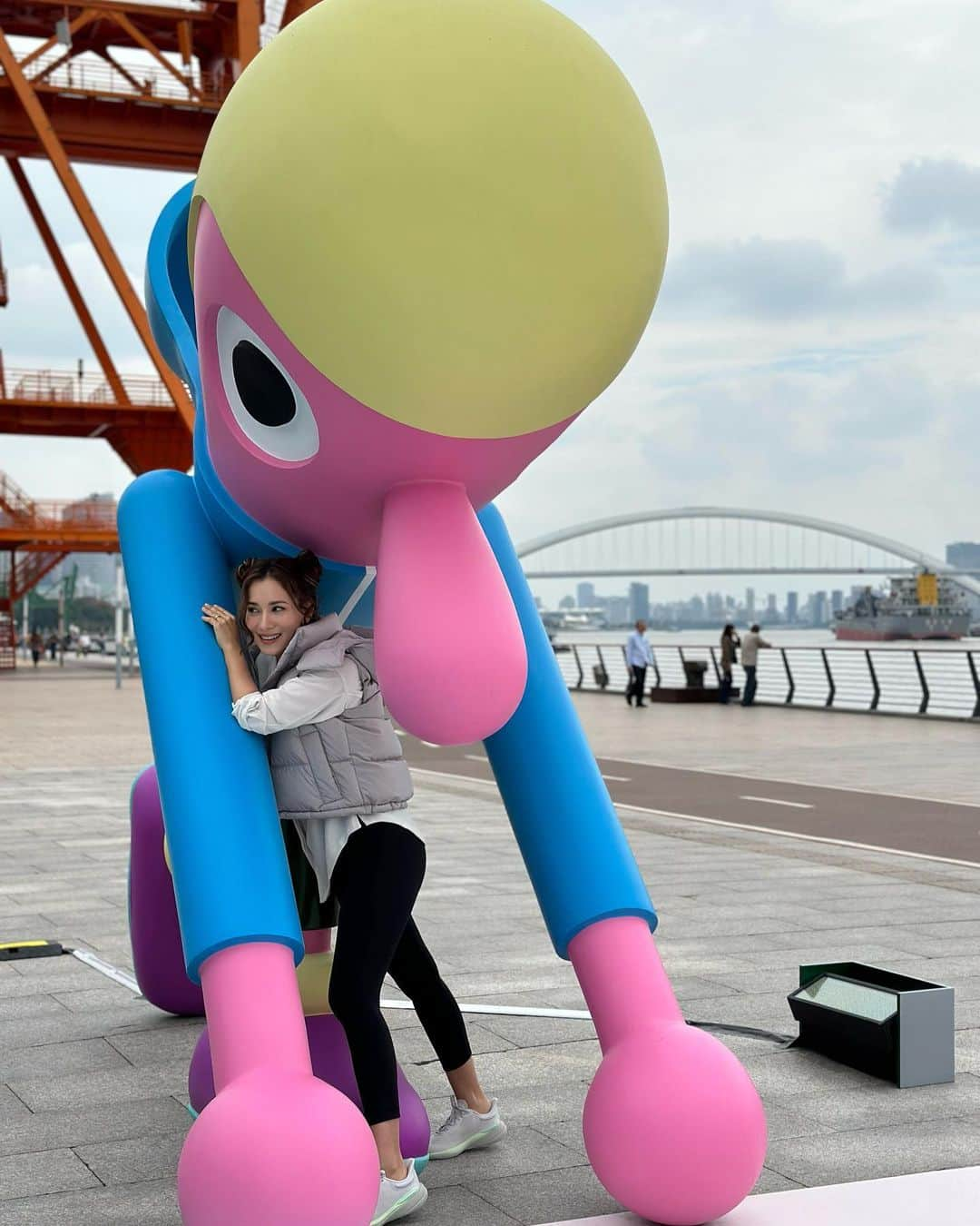 セリーナ・ジェイドのインスタグラム：「First some fun snippets from the @lululemon event yesterday in shanghai! Great event and many cool art installations from @jeremyville More official pics to come! Was lovely to do a panel on well-being with 简里里」