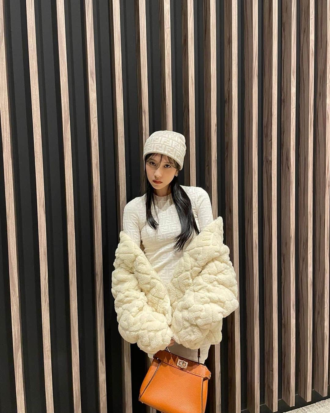 みなのインスタグラム：「🍂👜 @fendi   #FendiFW23 #PR #JAPAN」