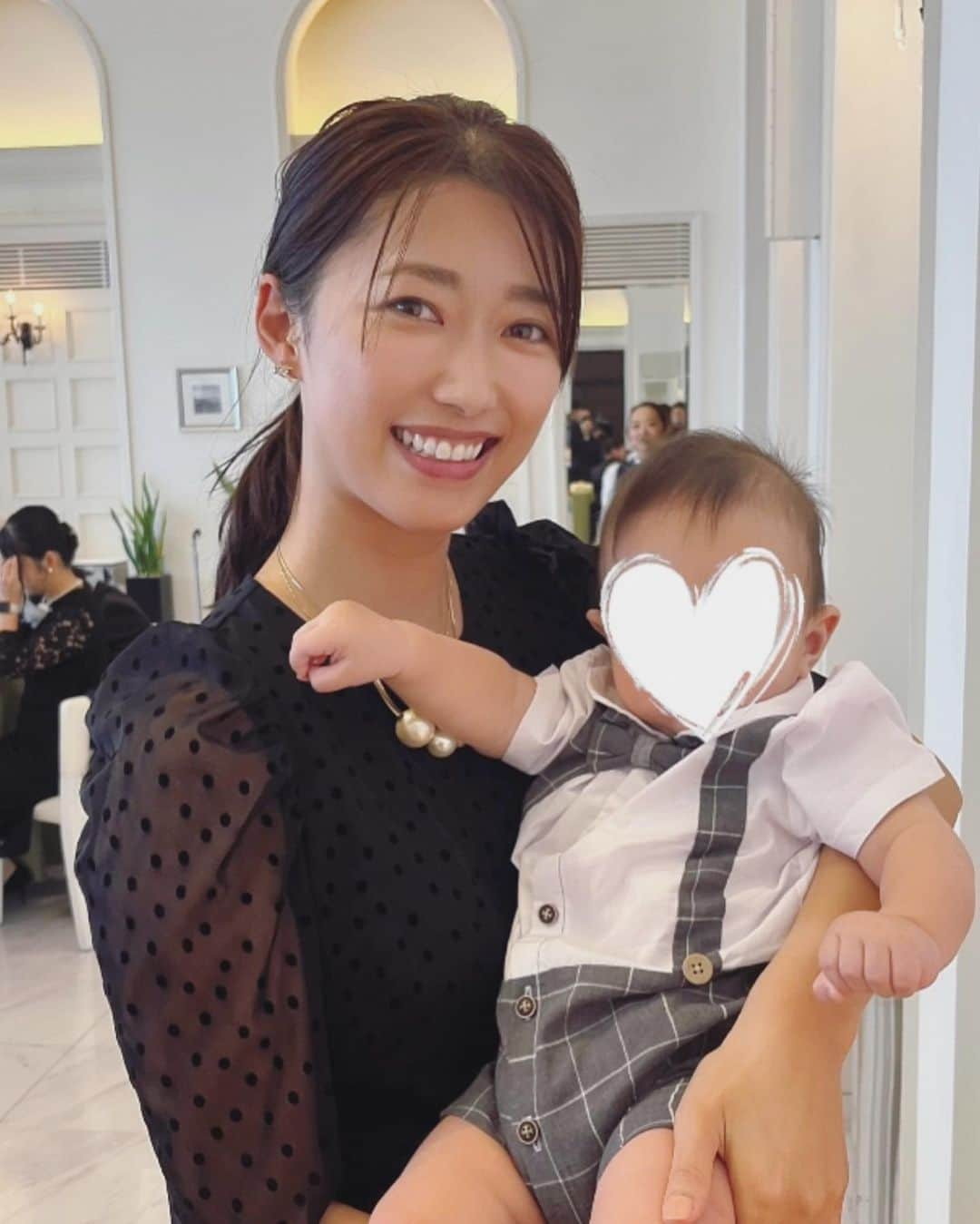 松本彩友美さんのインスタグラム写真 - (松本彩友美Instagram)「結婚式💒  毎週末、野球のユニフォームばかり着ている うちのボーイズたちもおめかしして  リングボーイしました💍✨  ずっと会いたかったベビちゃんにも会えて  幸せいっぱい〜  #結婚式 #modelofficeg #モデルオフィスg #sayumi #彩友美 #さゆみ」10月10日 15時11分 - sayumi_g