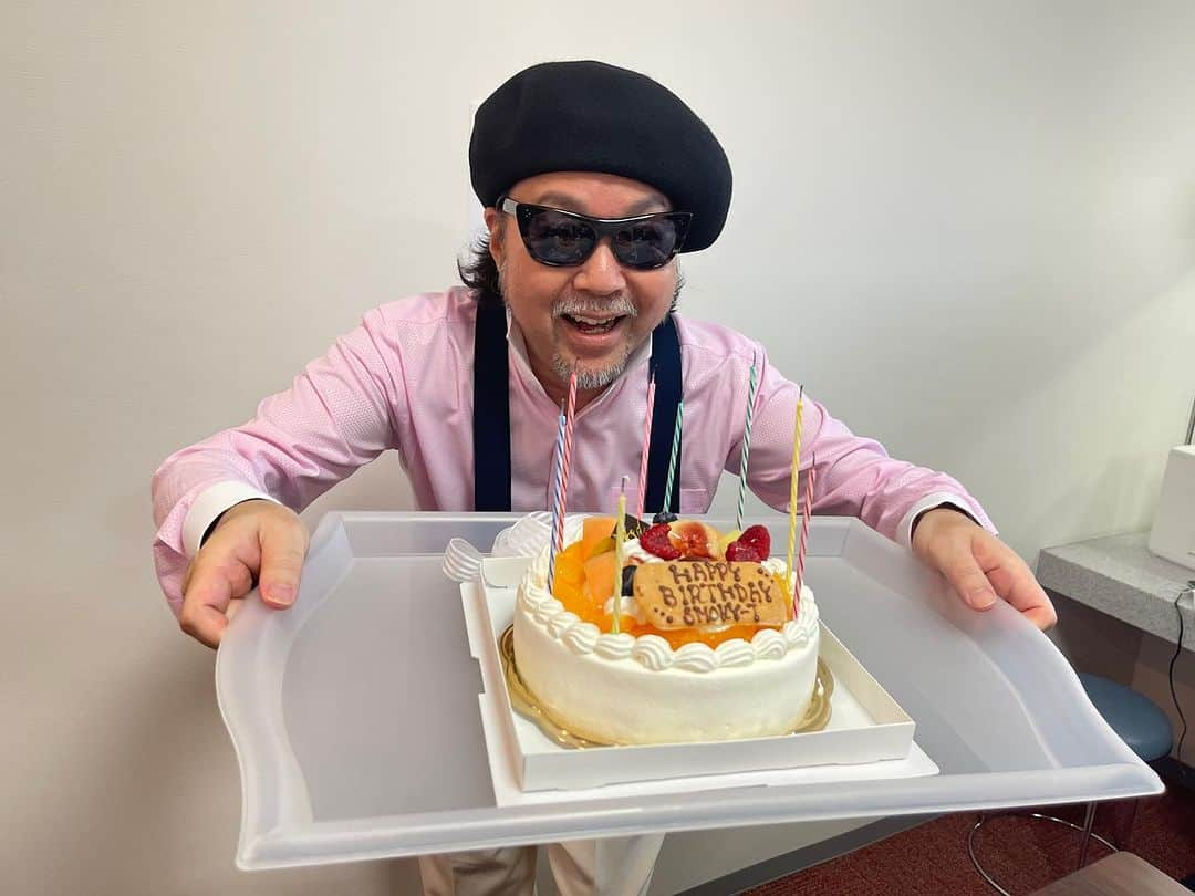 クレイジーケンバンド【公式】のインスタグラム：「Happy Birthday, Smoky Tetsuni！！  ‪#クレイジーケンバンド‬ #crazykenband #ckb #スモーキーテツニ ‪#高林辰男 #てっちゃん  #GT」