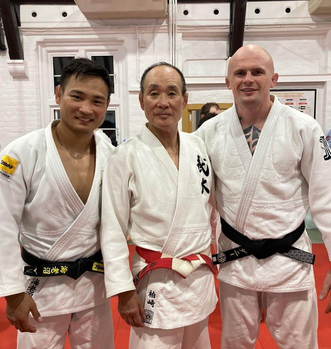 海老沼匡さんのインスタグラム写真 - (海老沼匡Instagram)「I had the opportunity to take part in Mr. Katsuhiko Kashiwazaki's session. It was a dream come true for me. He is seventy three years old, but he is still dangerous😳  柏崎克彦  #Judo #BUDOKWAI #London #Legend @dwilliamsjudo  @kohta.n2424   10th of October」10月10日 15時36分 - masashi_ebinuma