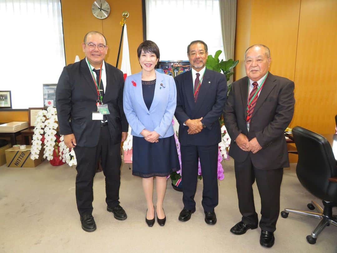 高市早苗のインスタグラム：「10月10日 宮古地区自衛隊協力会会長他ご来訪」