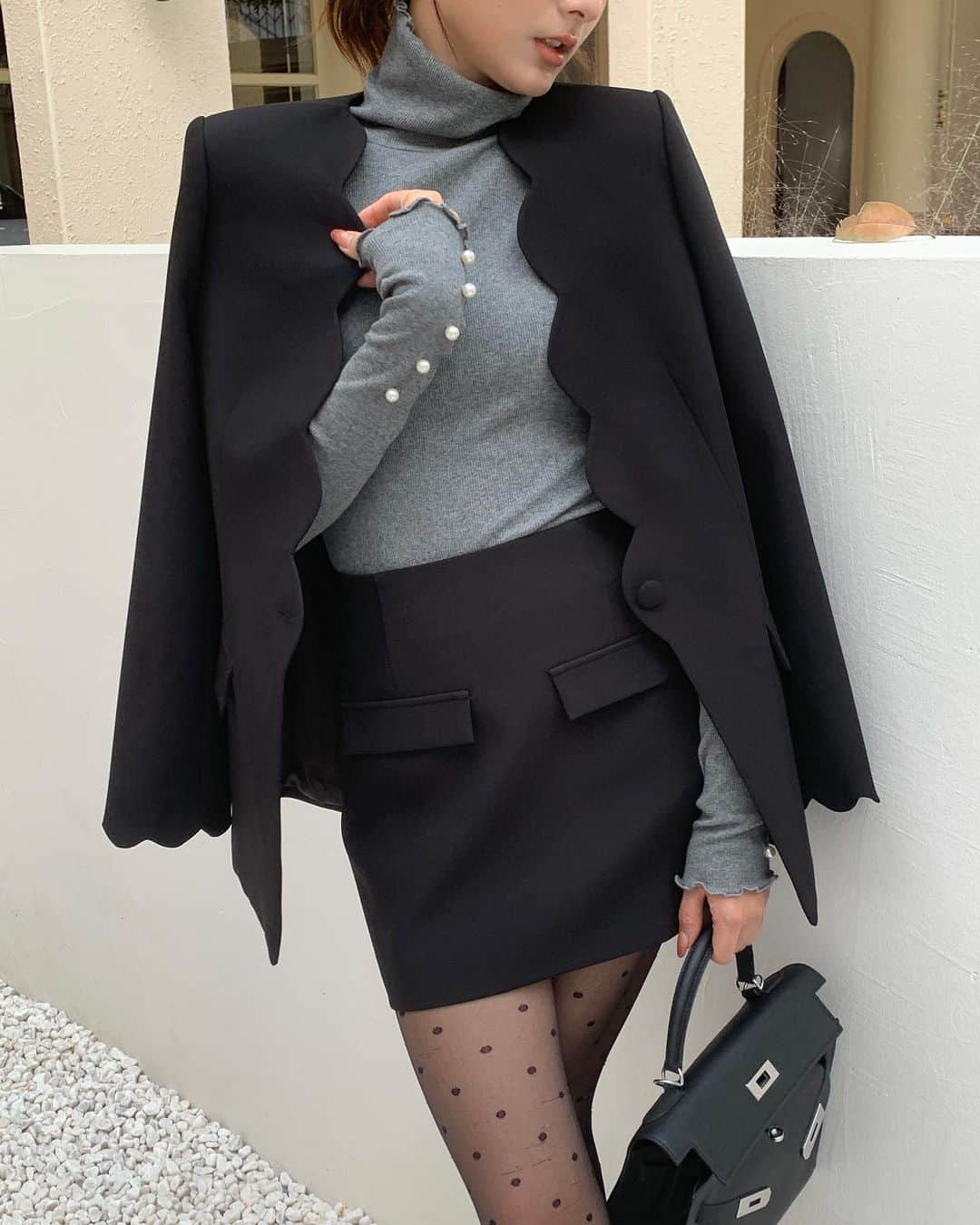 のインスタグラム：「コーデ買いしたい、秋のデートSETはこれ🖤  #BIRTHDAYBASH」
