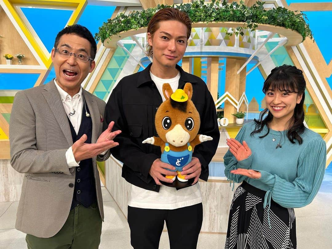 札幌テレビ放送さんのインスタグラム写真 - (札幌テレビ放送Instagram)「きょうのどさんこわいど179にしょうきちさんがあそびにきてくれるよ🐴🐴 5じだいまでばんぐみをもりあげてくれるよ🐾パカパカ  #どさんこくんインスタ #どさんこくん #stv #札幌テレビ放送 #どさんこワイド179 #EXILE #SHOKICHI #EXILESHOKICHI #福永俊介 #村雨美紀」10月10日 15時48分 - stv_dosanko