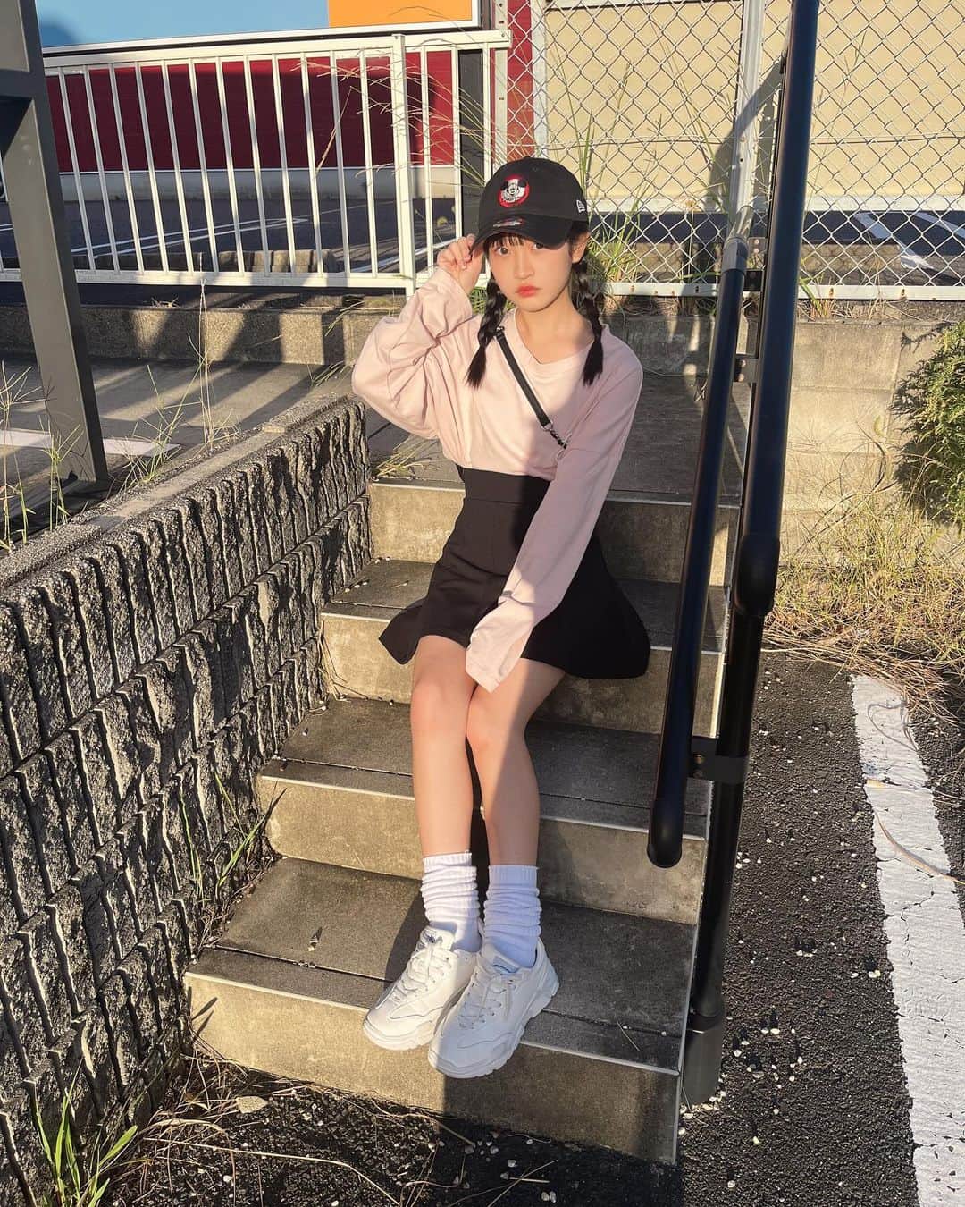西野心桜さんのインスタグラム写真 - (西野心桜Instagram)「お気に入りの新しい帽子🧢 かわいい～～🏰🩷   #キャップコーデ  #帽子  #jc  #jc2  #09  #女子中学生」10月10日 21時38分 - o2_cocoro